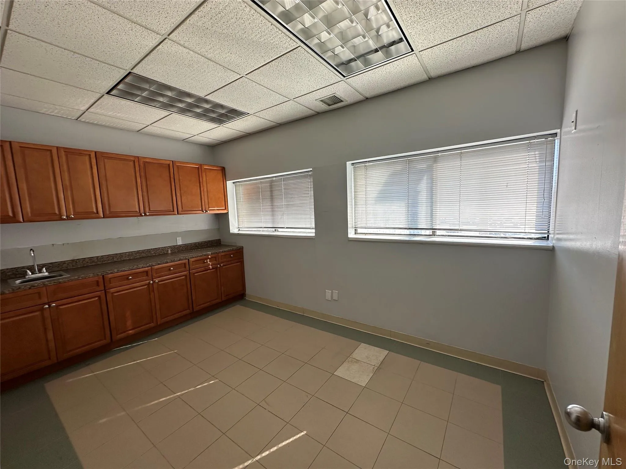 357 Broadway, Babylon, NY, ,Commercial Lease,For Rent,Broadway,0,1041738 357 Broadway, Babylon, NY, ,Commercial Lease,For Rent,Broadway,0,1041738
