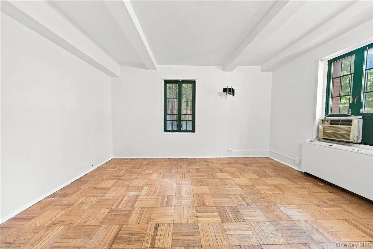 1589 Unionport Road, New York, NY, 1 Bedroom Bedrooms, 4 Rooms Rooms,1 BathroomBathrooms,Residential Lease,For Rent,Unionport,0,1041749 1589 Unionport Road, New York, NY, 1 Bedroom Bedrooms, 4 Rooms Rooms,1 BathroomBathrooms,Residential Lease,For Rent,Unionport,0,1041749