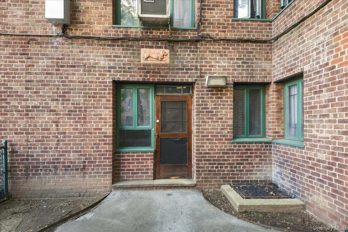 1589 Unionport Road, New York, NY, 1 Bedroom Bedrooms, 4 Rooms Rooms,1 BathroomBathrooms,Residential Lease,For Rent,Unionport,0,1041749 1589 Unionport Road, New York, NY, 1 Bedroom Bedrooms, 4 Rooms Rooms,1 BathroomBathrooms,Residential Lease,For Rent,Unionport,0,1041749