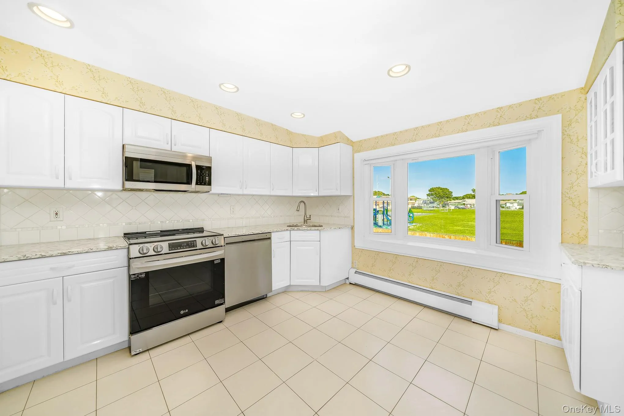 221 Roosevelt Avenue, Oyster Bay, NY, 4 Bedrooms Bedrooms, 8 Rooms Rooms,2 BathroomsBathrooms,Residential,For Rent,Roosevelt,0,1041750 221 Roosevelt Avenue, Oyster Bay, NY, 4 Bedrooms Bedrooms, 8 Rooms Rooms,2 BathroomsBathrooms,Residential,For Rent,Roosevelt,0,1041750