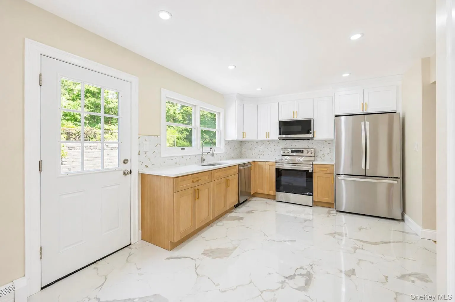 42 Noahs Path, Brookhaven, NY, 5 Bedrooms Bedrooms, 8 Rooms Rooms,3 BathroomsBathrooms,Residential,For Rent,Noahs,0,1041752 42 Noahs Path, Brookhaven, NY, 5 Bedrooms Bedrooms, 8 Rooms Rooms,3 BathroomsBathrooms,Residential,For Rent,Noahs,0,1041752
