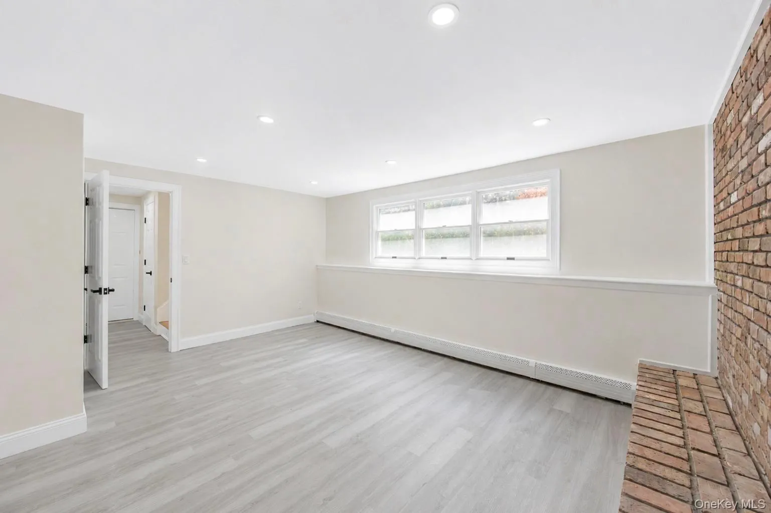 42 Noahs Path, Brookhaven, NY, 5 Bedrooms Bedrooms, 8 Rooms Rooms,3 BathroomsBathrooms,Residential,For Rent,Noahs,0,1041752 42 Noahs Path, Brookhaven, NY, 5 Bedrooms Bedrooms, 8 Rooms Rooms,3 BathroomsBathrooms,Residential,For Rent,Noahs,0,1041752