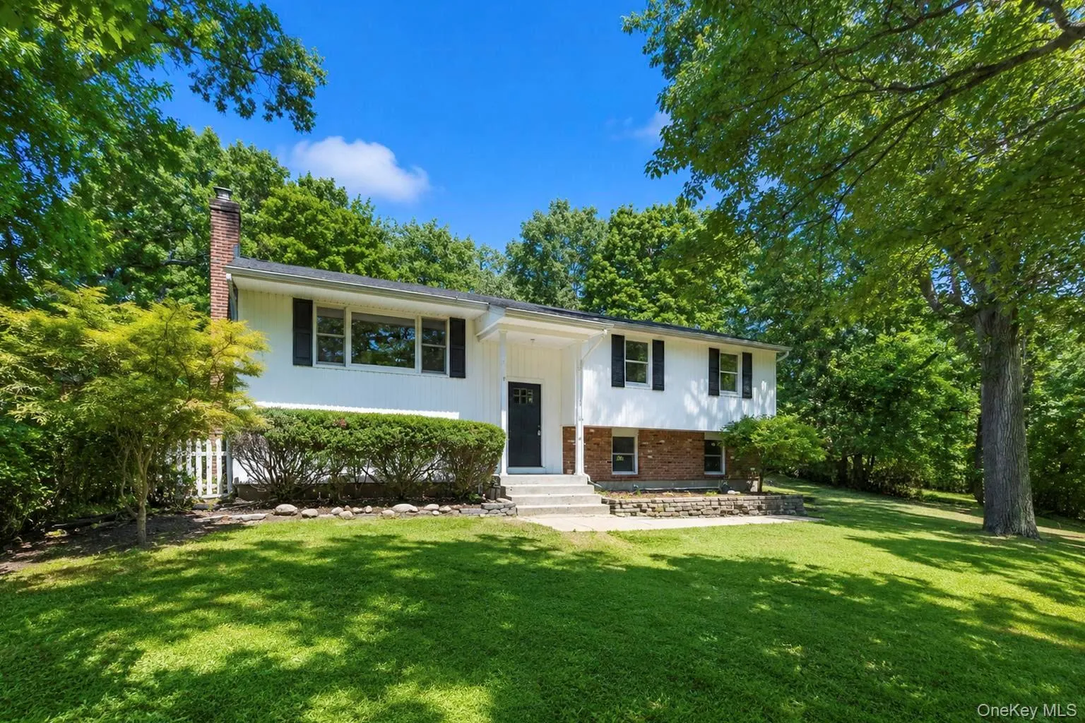 42 Noahs Path, Brookhaven, NY, 5 Bedrooms Bedrooms, 8 Rooms Rooms,3 BathroomsBathrooms,Residential,For Rent,Noahs,0,1041752 42 Noahs Path, Brookhaven, NY, 5 Bedrooms Bedrooms, 8 Rooms Rooms,3 BathroomsBathrooms,Residential,For Rent,Noahs,0,1041752