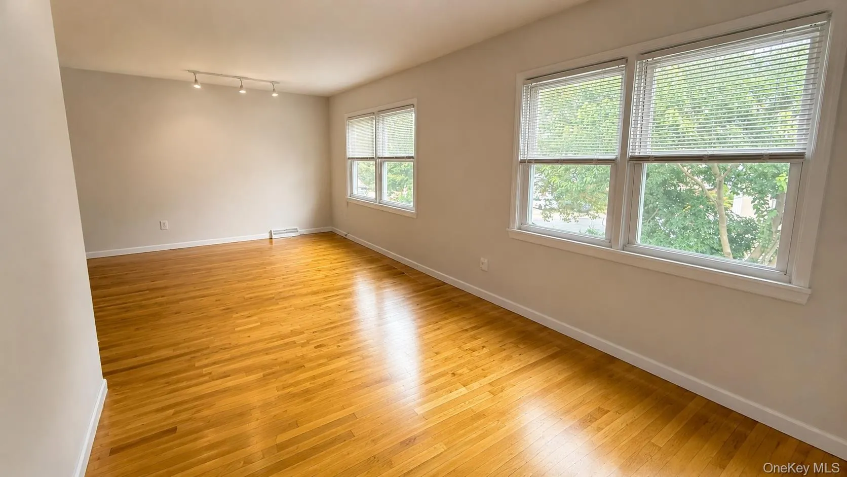 1533 208th Street, New York, NY, 3 Bedrooms Bedrooms, 8 Rooms Rooms,2 BathroomsBathrooms,Residential Lease,For Rent,208th,0,1041754 1533 208th Street, New York, NY, 3 Bedrooms Bedrooms, 8 Rooms Rooms,2 BathroomsBathrooms,Residential Lease,For Rent,208th,0,1041754