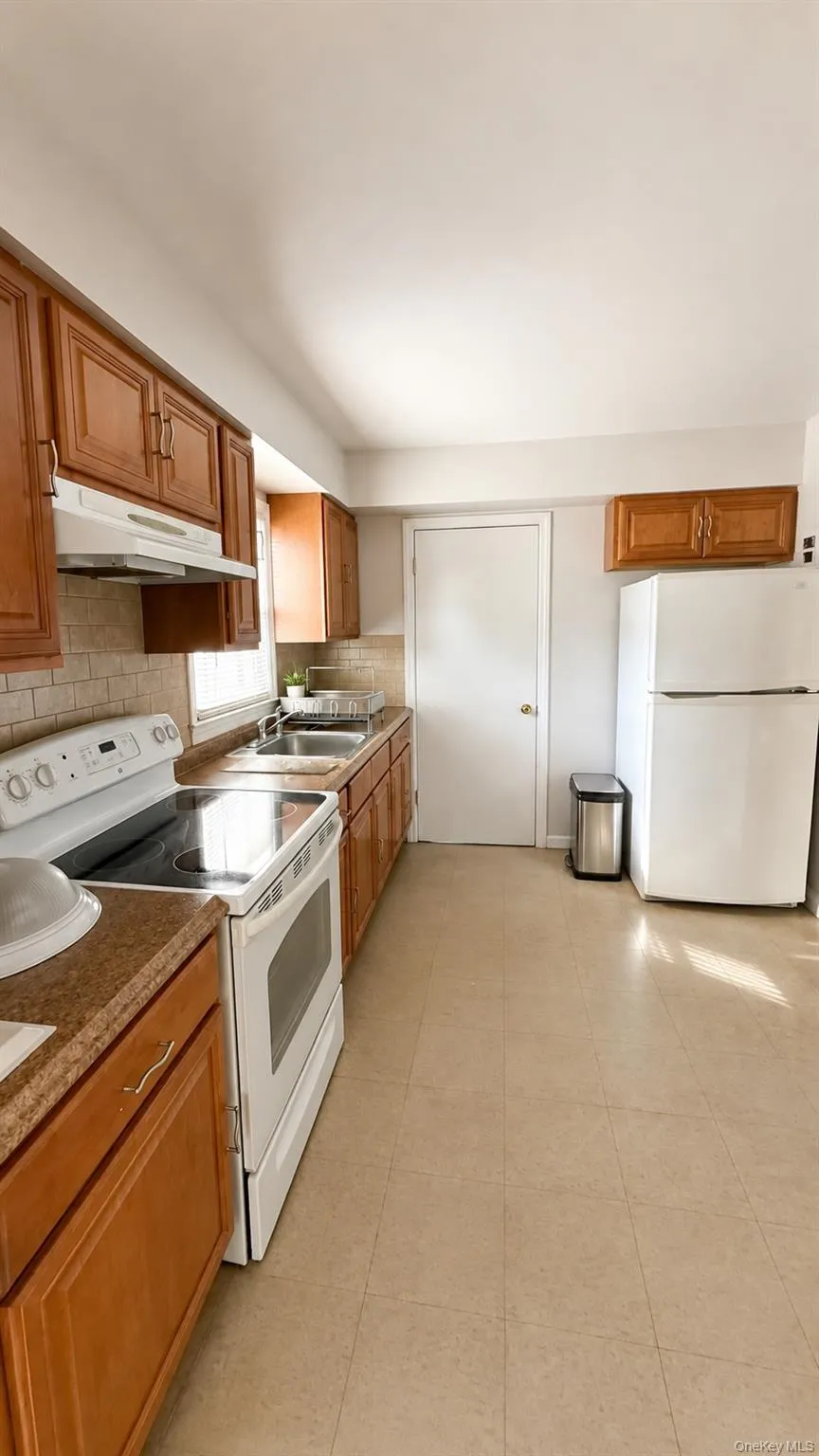 1533 208th Street, New York, NY, 3 Bedrooms Bedrooms, 8 Rooms Rooms,2 BathroomsBathrooms,Residential Lease,For Rent,208th,0,1041754 1533 208th Street, New York, NY, 3 Bedrooms Bedrooms, 8 Rooms Rooms,2 BathroomsBathrooms,Residential Lease,For Rent,208th,0,1041754