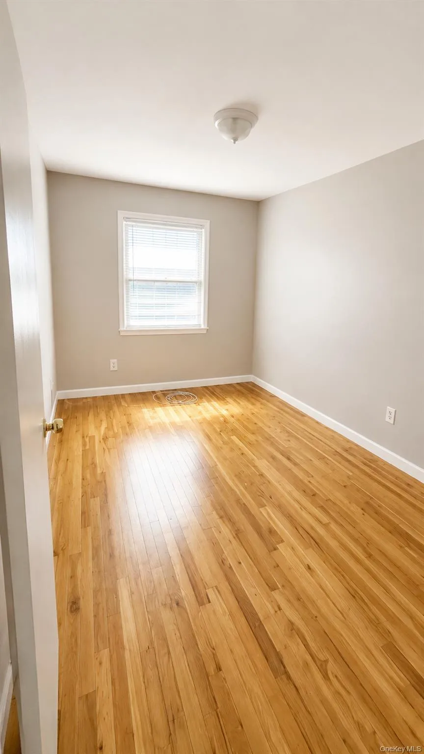 1533 208th Street, New York, NY, 3 Bedrooms Bedrooms, 8 Rooms Rooms,2 BathroomsBathrooms,Residential Lease,For Rent,208th,0,1041754 1533 208th Street, New York, NY, 3 Bedrooms Bedrooms, 8 Rooms Rooms,2 BathroomsBathrooms,Residential Lease,For Rent,208th,0,1041754