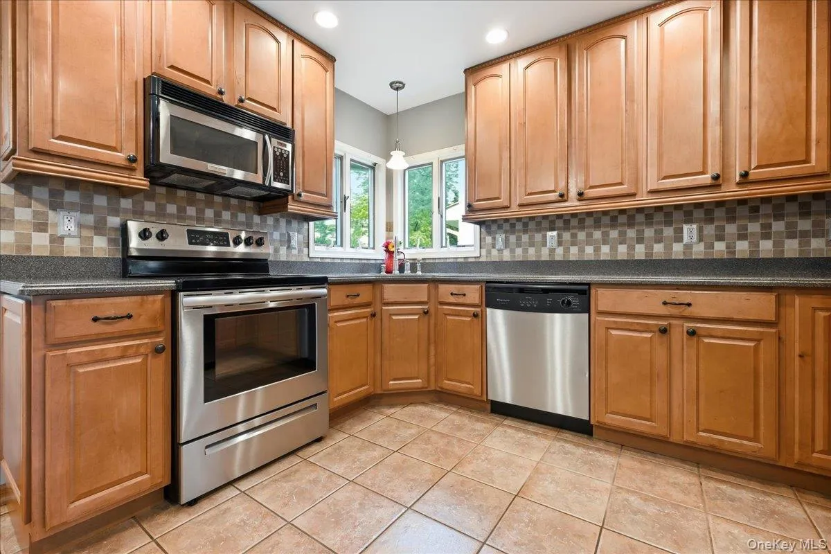 1471 Beech Lane, Hempstead, NY, 4 Bedrooms Bedrooms, 8 Rooms Rooms,2 BathroomsBathrooms,Residential,For Rent,Beech,0,1041755 1471 Beech Lane, Hempstead, NY, 4 Bedrooms Bedrooms, 8 Rooms Rooms,2 BathroomsBathrooms,Residential,For Rent,Beech,0,1041755