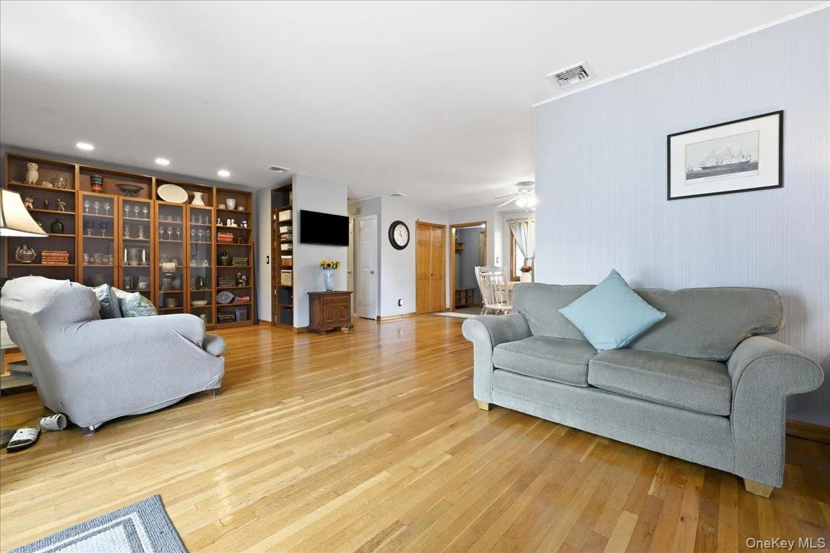 1471 Beech Lane, Hempstead, NY, 4 Bedrooms Bedrooms, 8 Rooms Rooms,2 BathroomsBathrooms,Residential,For Rent,Beech,0,1041755 1471 Beech Lane, Hempstead, NY, 4 Bedrooms Bedrooms, 8 Rooms Rooms,2 BathroomsBathrooms,Residential,For Rent,Beech,0,1041755