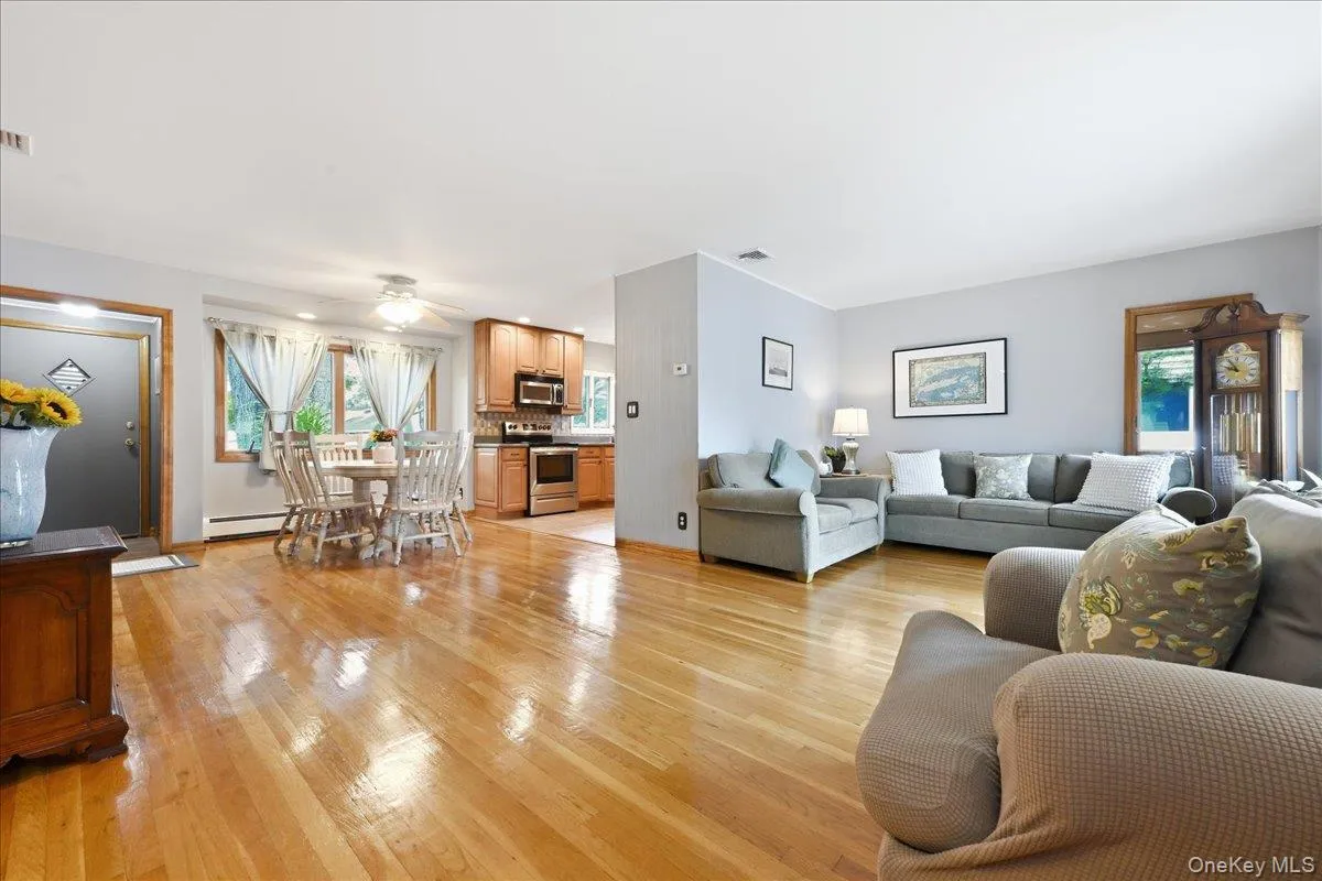 1471 Beech Lane, Hempstead, NY, 4 Bedrooms Bedrooms, 8 Rooms Rooms,2 BathroomsBathrooms,Residential,For Rent,Beech,0,1041755 1471 Beech Lane, Hempstead, NY, 4 Bedrooms Bedrooms, 8 Rooms Rooms,2 BathroomsBathrooms,Residential,For Rent,Beech,0,1041755