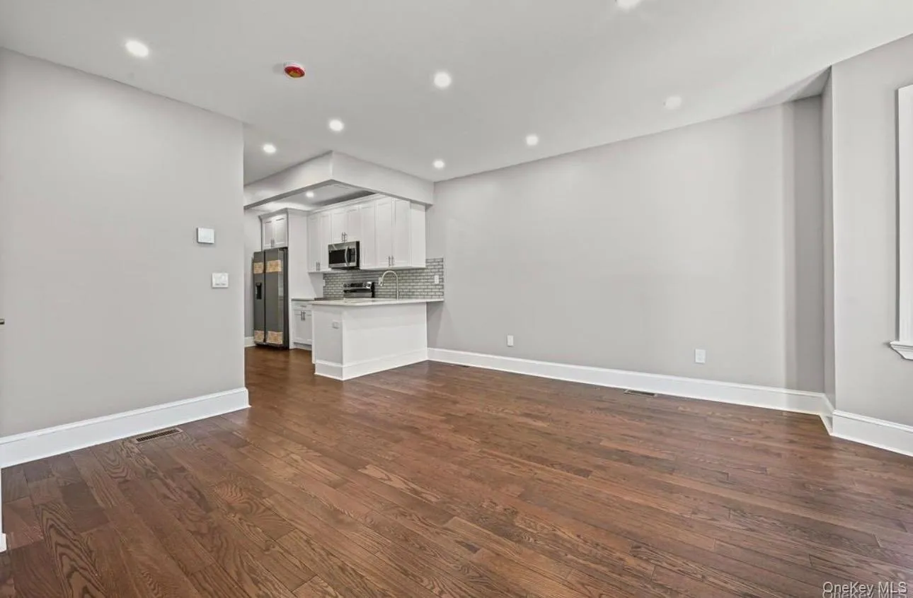 11521 143rd St, New York, NY, 3 Bedrooms Bedrooms, 5 Rooms Rooms,2 BathroomsBathrooms,Residential Lease,For Rent,143rd St,0,1041763 11521 143rd St, New York, NY, 3 Bedrooms Bedrooms, 5 Rooms Rooms,2 BathroomsBathrooms,Residential Lease,For Rent,143rd St,0,1041763