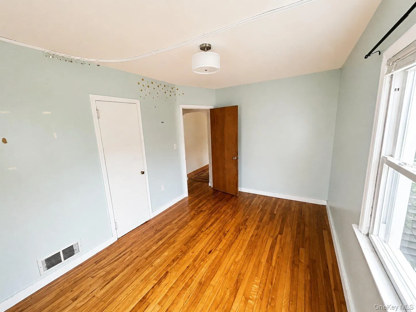 17 Greenview Avenue, Thompson, NY, 3 Bedrooms Bedrooms, 8 Rooms Rooms,1 BathroomBathrooms,Residential Lease,For Rent,Greenview,0,1041764 17 Greenview Avenue, Thompson, NY, 3 Bedrooms Bedrooms, 8 Rooms Rooms,1 BathroomBathrooms,Residential Lease,For Rent,Greenview,0,1041764