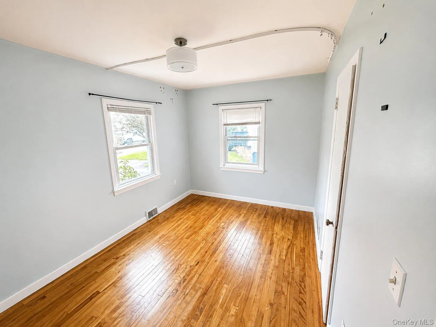 17 Greenview Avenue, Thompson, NY, 3 Bedrooms Bedrooms, 8 Rooms Rooms,1 BathroomBathrooms,Residential Lease,For Rent,Greenview,0,1041764 17 Greenview Avenue, Thompson, NY, 3 Bedrooms Bedrooms, 8 Rooms Rooms,1 BathroomBathrooms,Residential Lease,For Rent,Greenview,0,1041764