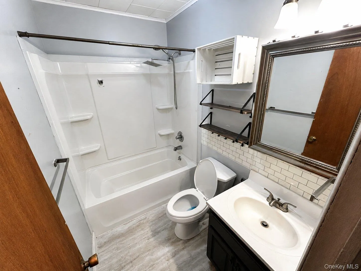 17 Greenview Avenue, Thompson, NY, 3 Bedrooms Bedrooms, 8 Rooms Rooms,1 BathroomBathrooms,Residential Lease,For Rent,Greenview,0,1041764 17 Greenview Avenue, Thompson, NY, 3 Bedrooms Bedrooms, 8 Rooms Rooms,1 BathroomBathrooms,Residential Lease,For Rent,Greenview,0,1041764