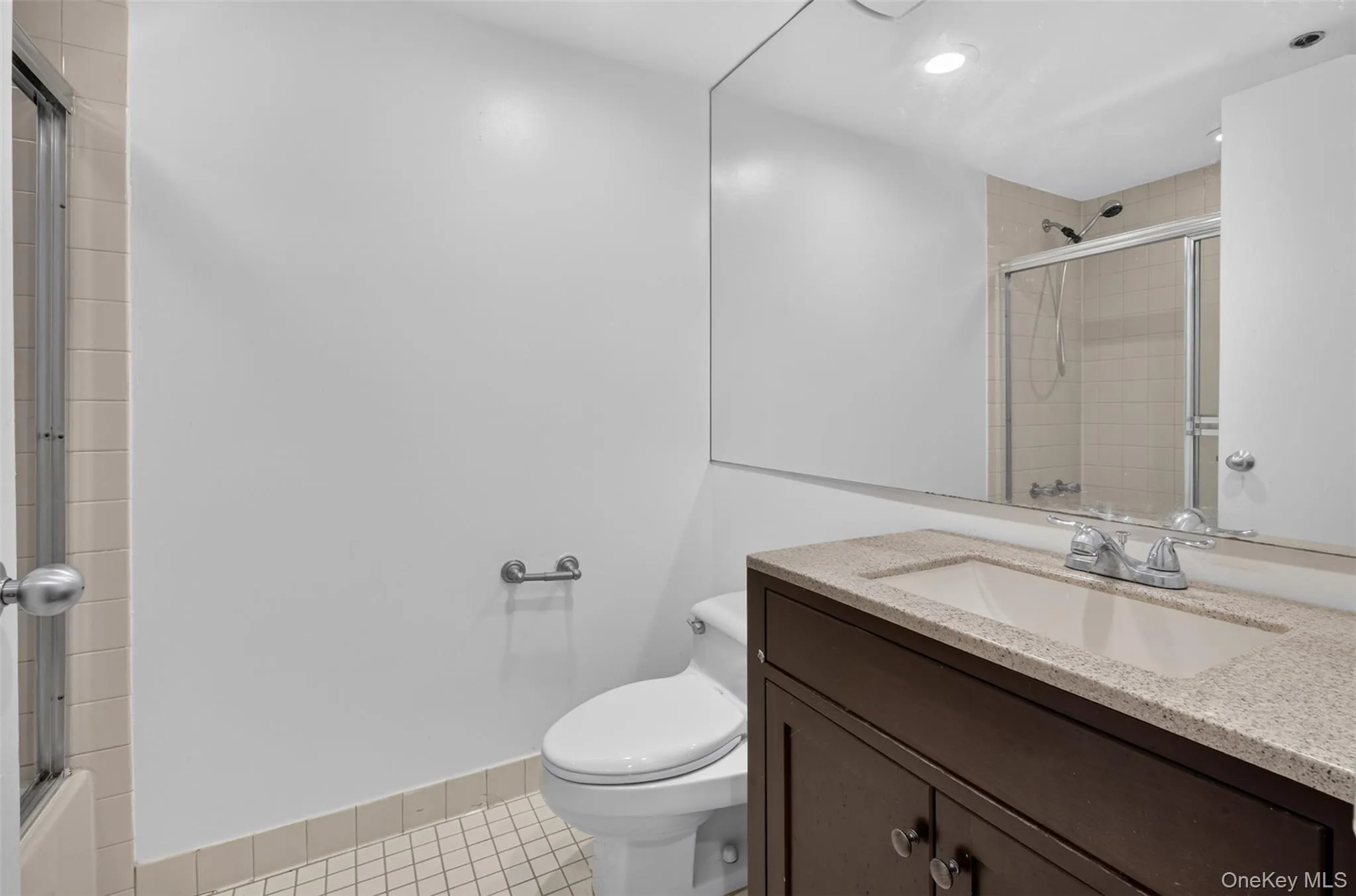 88 Cuttermill Road, North Hempstead, NY, 2 Bedrooms Bedrooms, 4 Rooms Rooms,2 BathroomsBathrooms,Residential,For Rent,Cuttermill Road,0,1041769 88 Cuttermill Road, North Hempstead, NY, 2 Bedrooms Bedrooms, 4 Rooms Rooms,2 BathroomsBathrooms,Residential,For Rent,Cuttermill Road,0,1041769