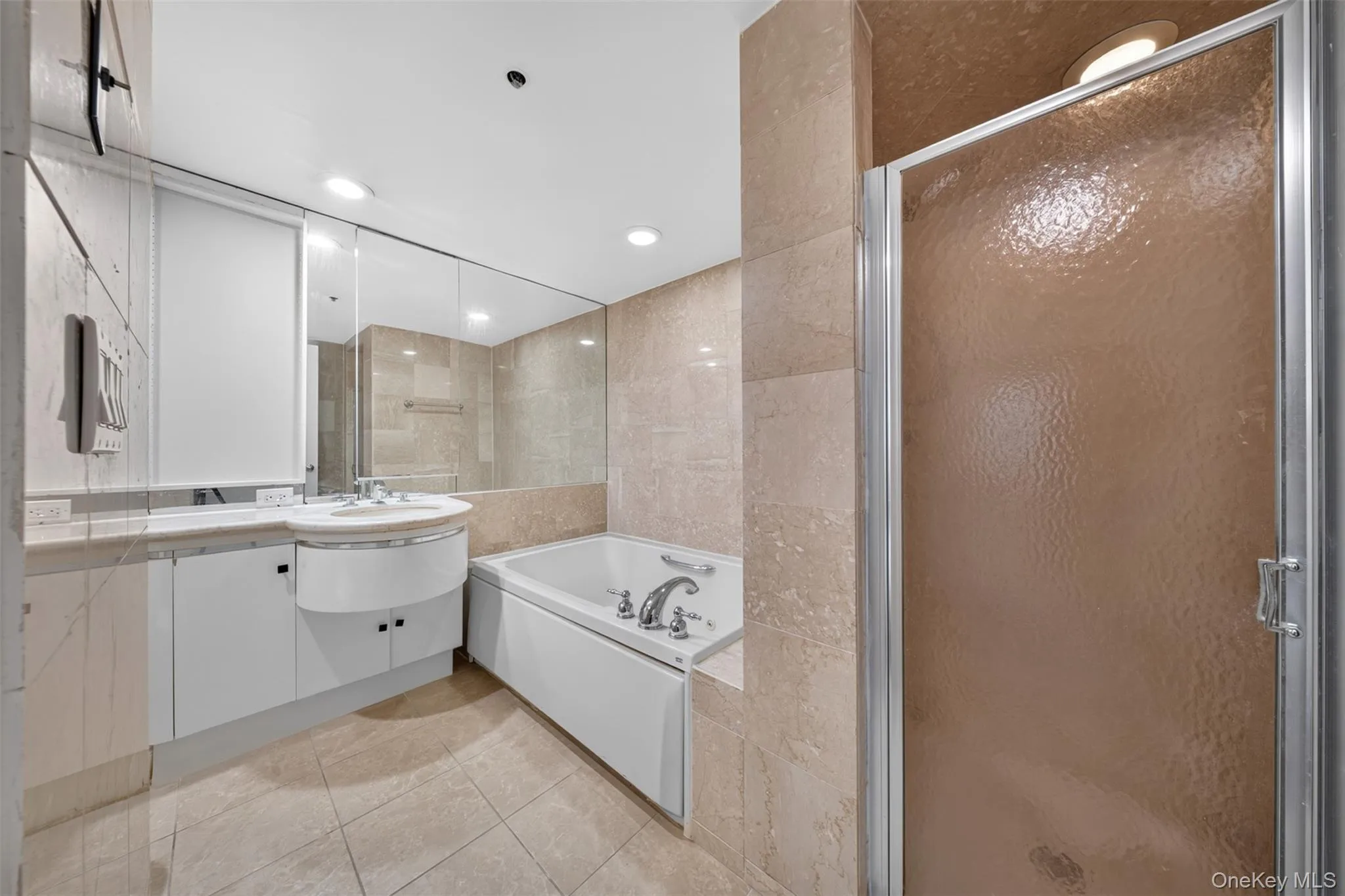 88 Cuttermill Road, North Hempstead, NY, 2 Bedrooms Bedrooms, 4 Rooms Rooms,2 BathroomsBathrooms,Residential,For Rent,Cuttermill Road,0,1041769 88 Cuttermill Road, North Hempstead, NY, 2 Bedrooms Bedrooms, 4 Rooms Rooms,2 BathroomsBathrooms,Residential,For Rent,Cuttermill Road,0,1041769