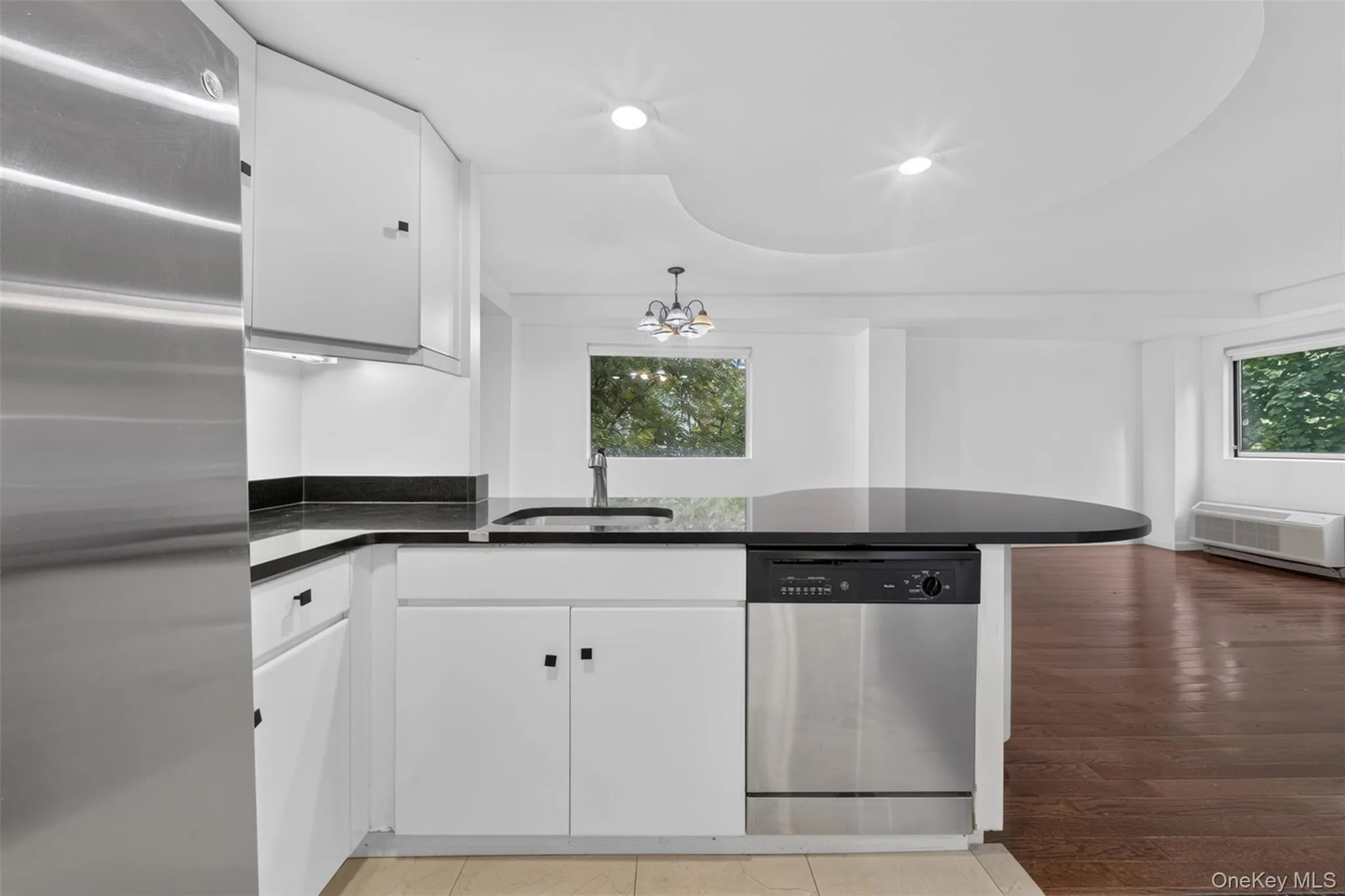 88 Cuttermill Road, North Hempstead, NY, 2 Bedrooms Bedrooms, 4 Rooms Rooms,2 BathroomsBathrooms,Residential,For Rent,Cuttermill Road,0,1041769 88 Cuttermill Road, North Hempstead, NY, 2 Bedrooms Bedrooms, 4 Rooms Rooms,2 BathroomsBathrooms,Residential,For Rent,Cuttermill Road,0,1041769