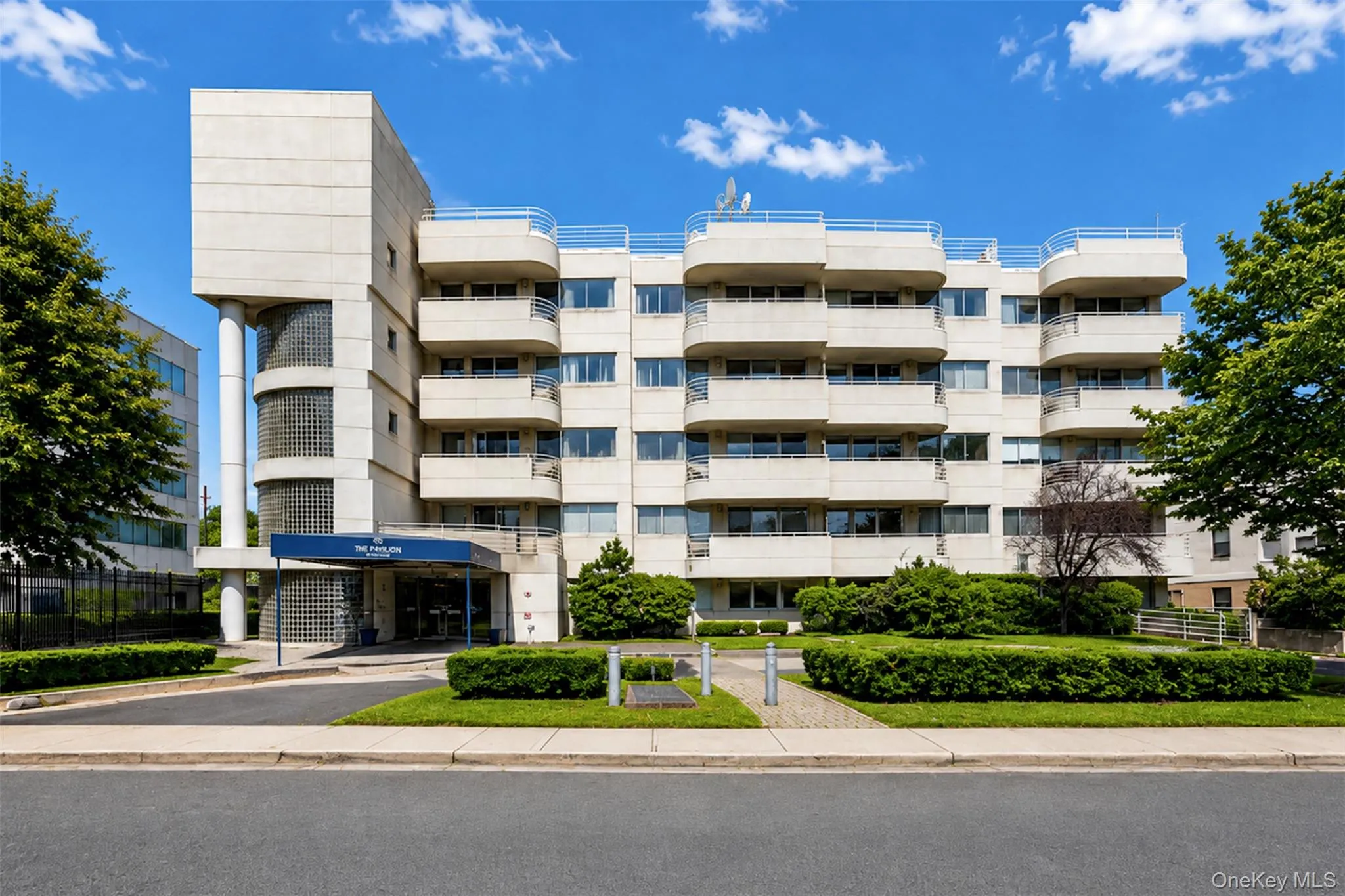 88 Cuttermill Road, North Hempstead, NY, 2 Bedrooms Bedrooms, 4 Rooms Rooms,2 BathroomsBathrooms,Residential,For Rent,Cuttermill Road,0,1041769 88 Cuttermill Road, North Hempstead, NY, 2 Bedrooms Bedrooms, 4 Rooms Rooms,2 BathroomsBathrooms,Residential,For Rent,Cuttermill Road,0,1041769