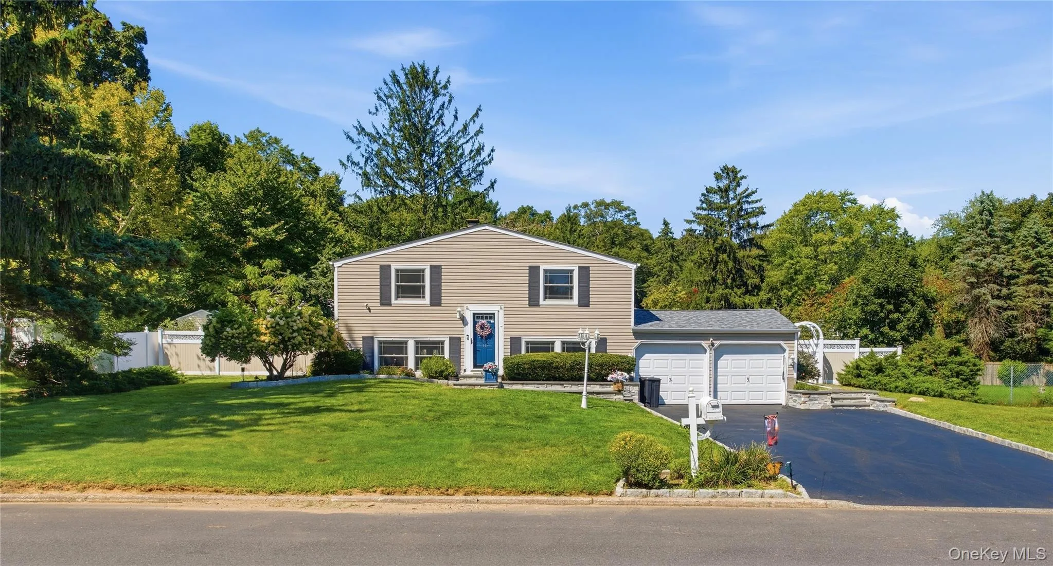 44 Ivy League Lane, Brookhaven, NY, 3 Bedrooms Bedrooms, 7 Rooms Rooms,1 BathroomBathrooms,Residential,For Rent,Ivy League,0,1041772 44 Ivy League Lane, Brookhaven, NY, 3 Bedrooms Bedrooms, 7 Rooms Rooms,1 BathroomBathrooms,Residential,For Rent,Ivy League,0,1041772