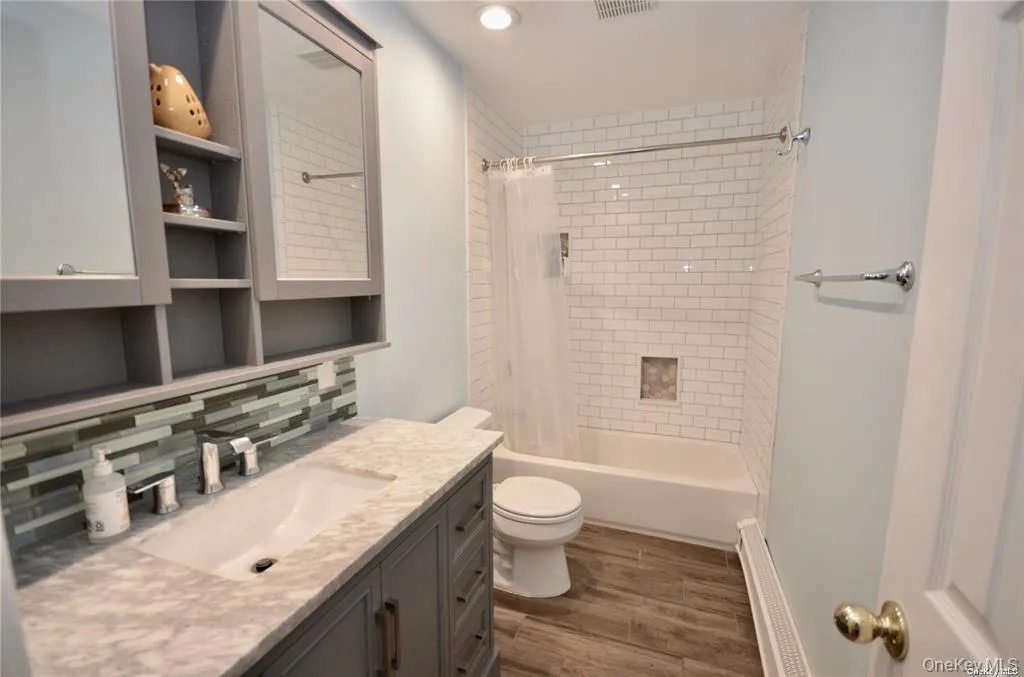 111 Fleets Cove Road, Huntington, NY, 5 Bedrooms Bedrooms, 8 Rooms Rooms,3 BathroomsBathrooms,Residential Lease,For Rent,Fleets Cove,0,1041789 111 Fleets Cove Road, Huntington, NY, 5 Bedrooms Bedrooms, 8 Rooms Rooms,3 BathroomsBathrooms,Residential Lease,For Rent,Fleets Cove,0,1041789