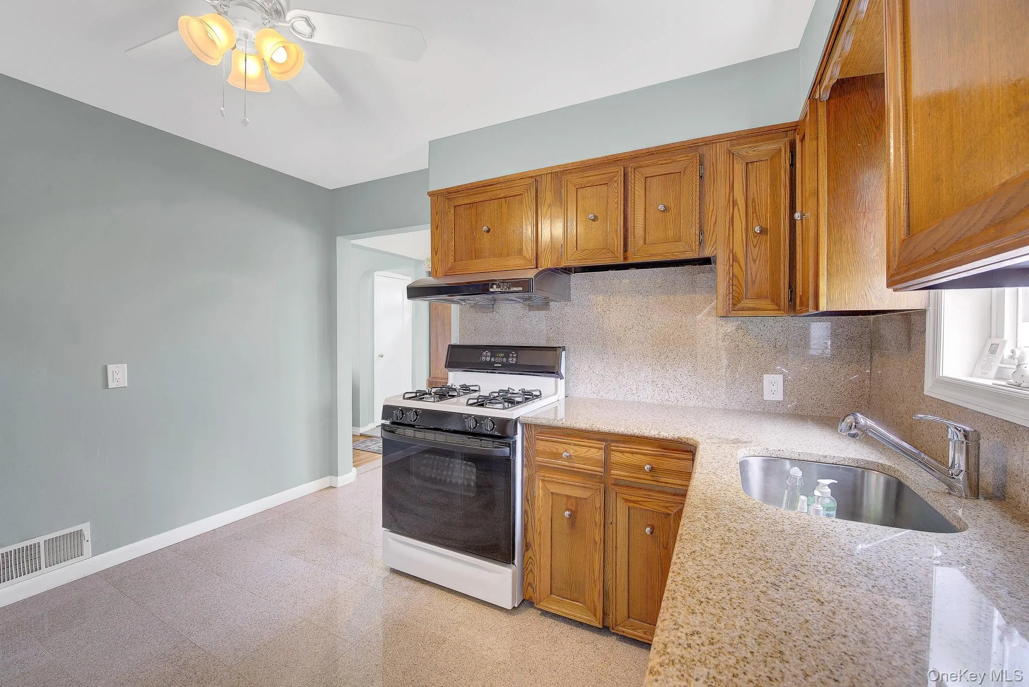 409 Saint Agnes Place, Hempstead, NY, 4 Bedrooms Bedrooms, 8 Rooms Rooms,2 BathroomsBathrooms,Residential,For Rent,Saint Agnes,0,1041791 409 Saint Agnes Place, Hempstead, NY, 4 Bedrooms Bedrooms, 8 Rooms Rooms,2 BathroomsBathrooms,Residential,For Rent,Saint Agnes,0,1041791