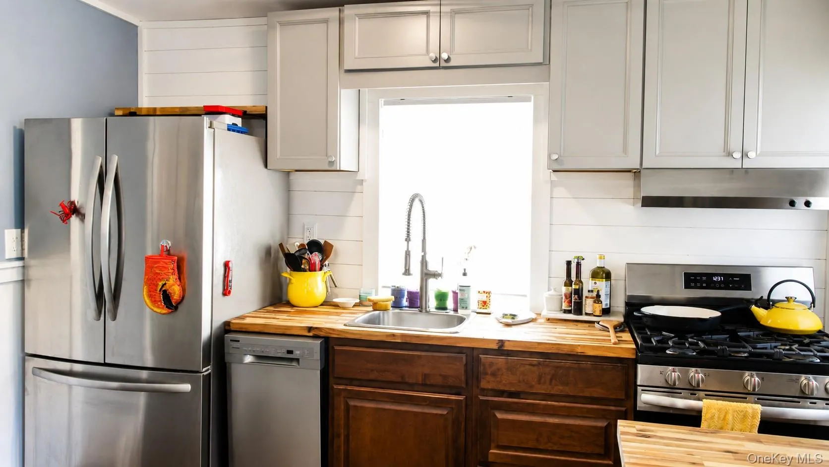 24 Canary Road, Brookhaven, NY, 3 Bedrooms Bedrooms, 6 Rooms Rooms,1 BathroomBathrooms,Residential,For Rent,Canary,0,1041792 24 Canary Road, Brookhaven, NY, 3 Bedrooms Bedrooms, 6 Rooms Rooms,1 BathroomBathrooms,Residential,For Rent,Canary,0,1041792