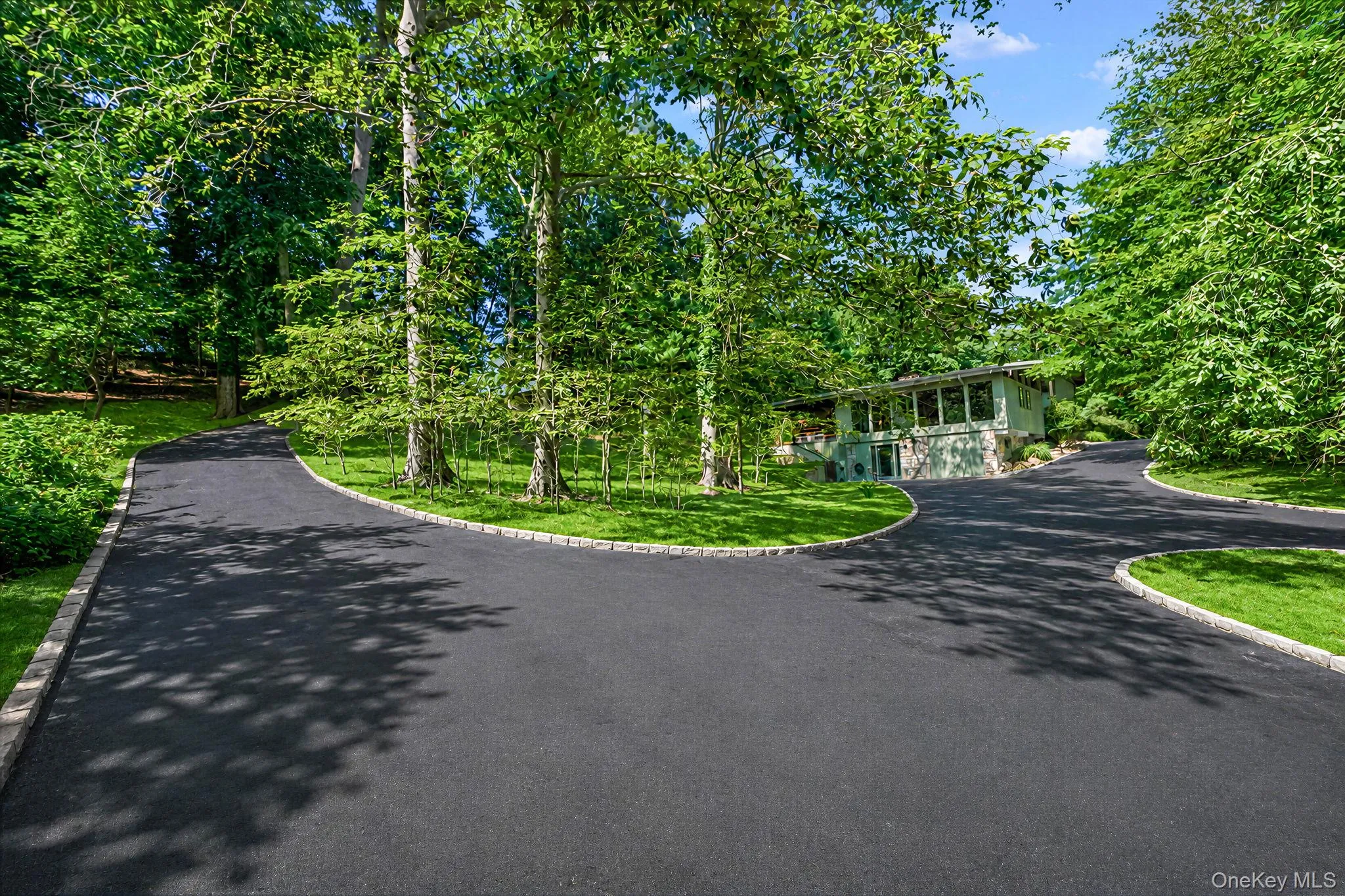 135 Oakside Drive, Smithtown, NY, 4 Bedrooms Bedrooms, 10 Rooms Rooms,3 BathroomsBathrooms,Residential,For Rent,Oakside,0,1041795 135 Oakside Drive, Smithtown, NY, 4 Bedrooms Bedrooms, 10 Rooms Rooms,3 BathroomsBathrooms,Residential,For Rent,Oakside,0,1041795