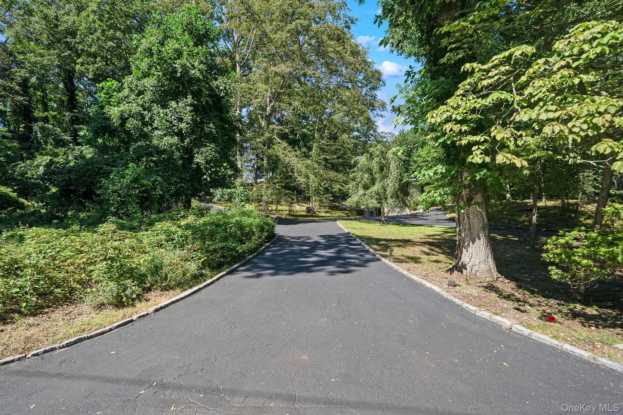 135 Oakside Drive, Smithtown, NY, 4 Bedrooms Bedrooms, 10 Rooms Rooms,3 BathroomsBathrooms,Residential,For Rent,Oakside,0,1041795 135 Oakside Drive, Smithtown, NY, 4 Bedrooms Bedrooms, 10 Rooms Rooms,3 BathroomsBathrooms,Residential,For Rent,Oakside,0,1041795