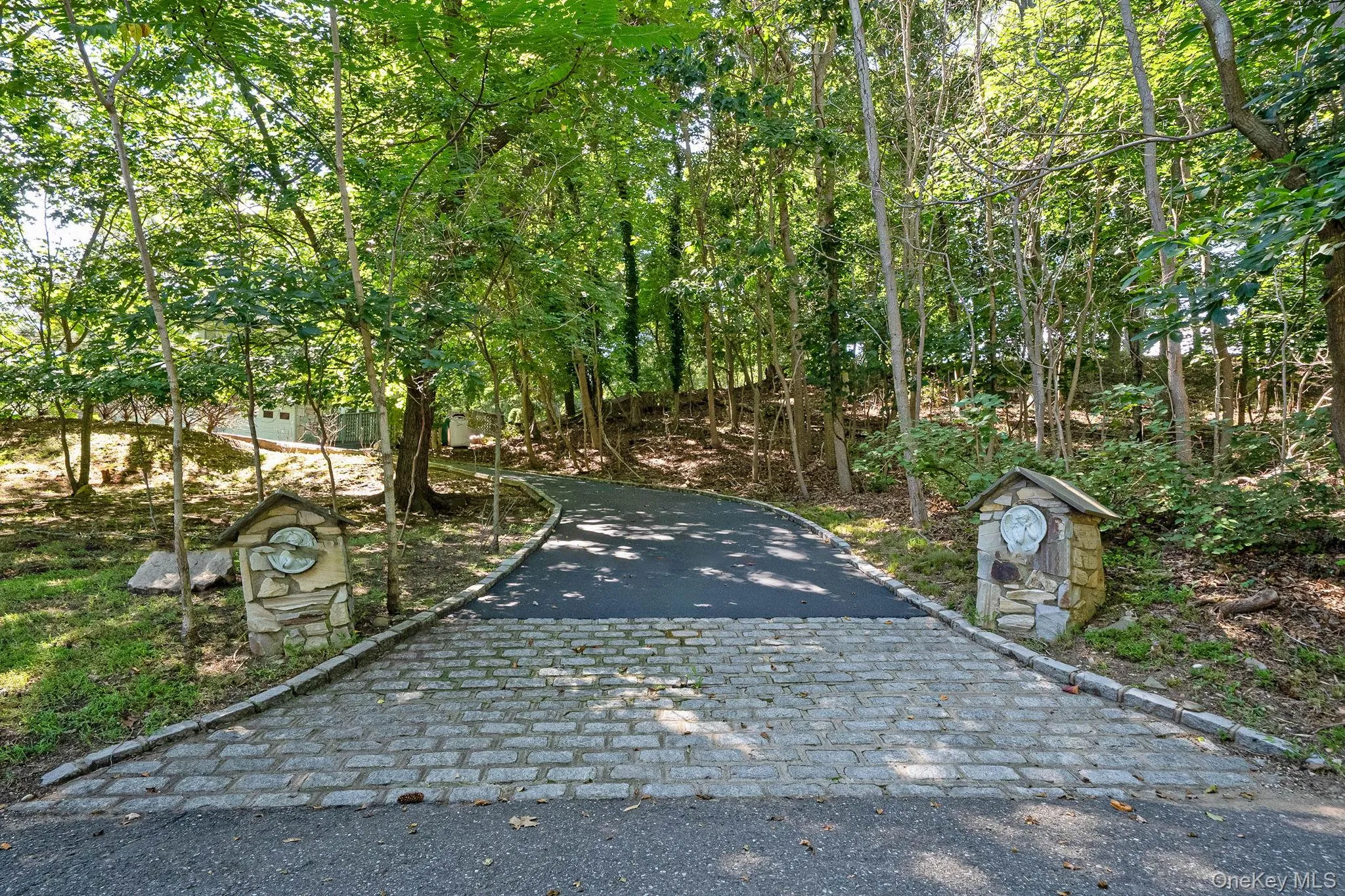 135 Oakside Drive, Smithtown, NY, 4 Bedrooms Bedrooms, 10 Rooms Rooms,3 BathroomsBathrooms,Residential,For Rent,Oakside,0,1041795 135 Oakside Drive, Smithtown, NY, 4 Bedrooms Bedrooms, 10 Rooms Rooms,3 BathroomsBathrooms,Residential,For Rent,Oakside,0,1041795