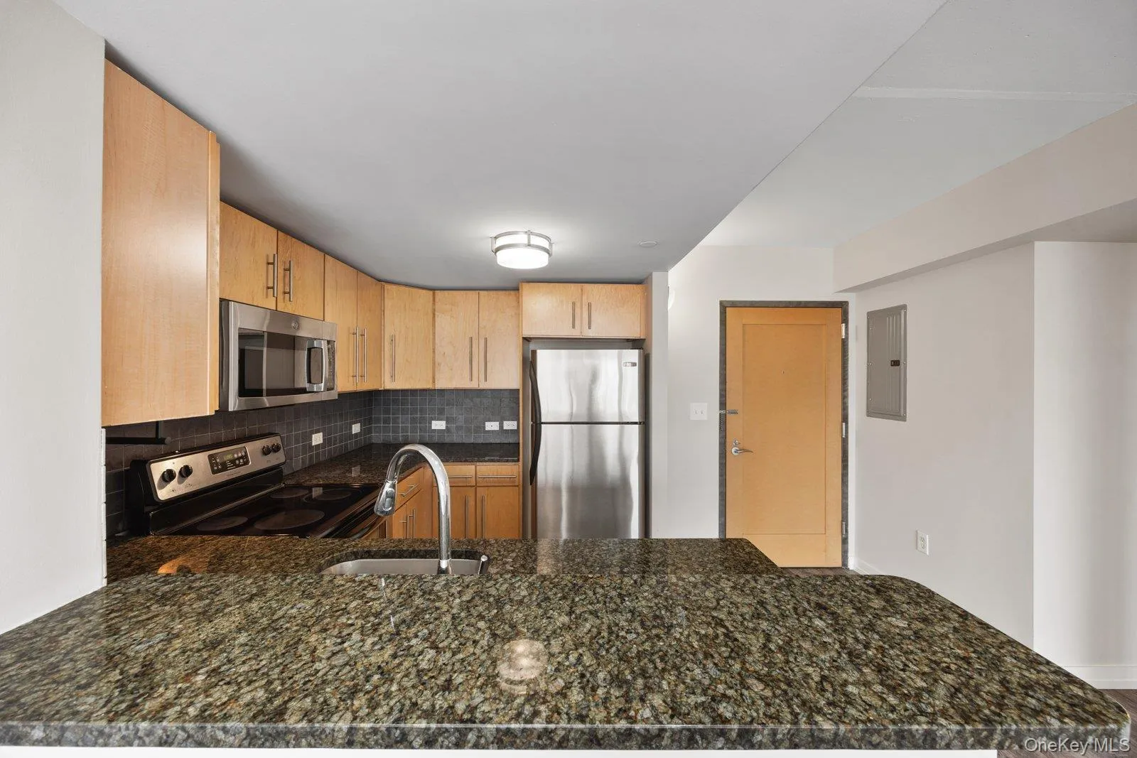 66 Main Street, Yonkers, NY, 1 Bedroom Bedrooms, 3 Rooms Rooms,1 BathroomBathrooms,Residential Lease,For Rent,Main,0,1041797 66 Main Street, Yonkers, NY, 1 Bedroom Bedrooms, 3 Rooms Rooms,1 BathroomBathrooms,Residential Lease,For Rent,Main,0,1041797