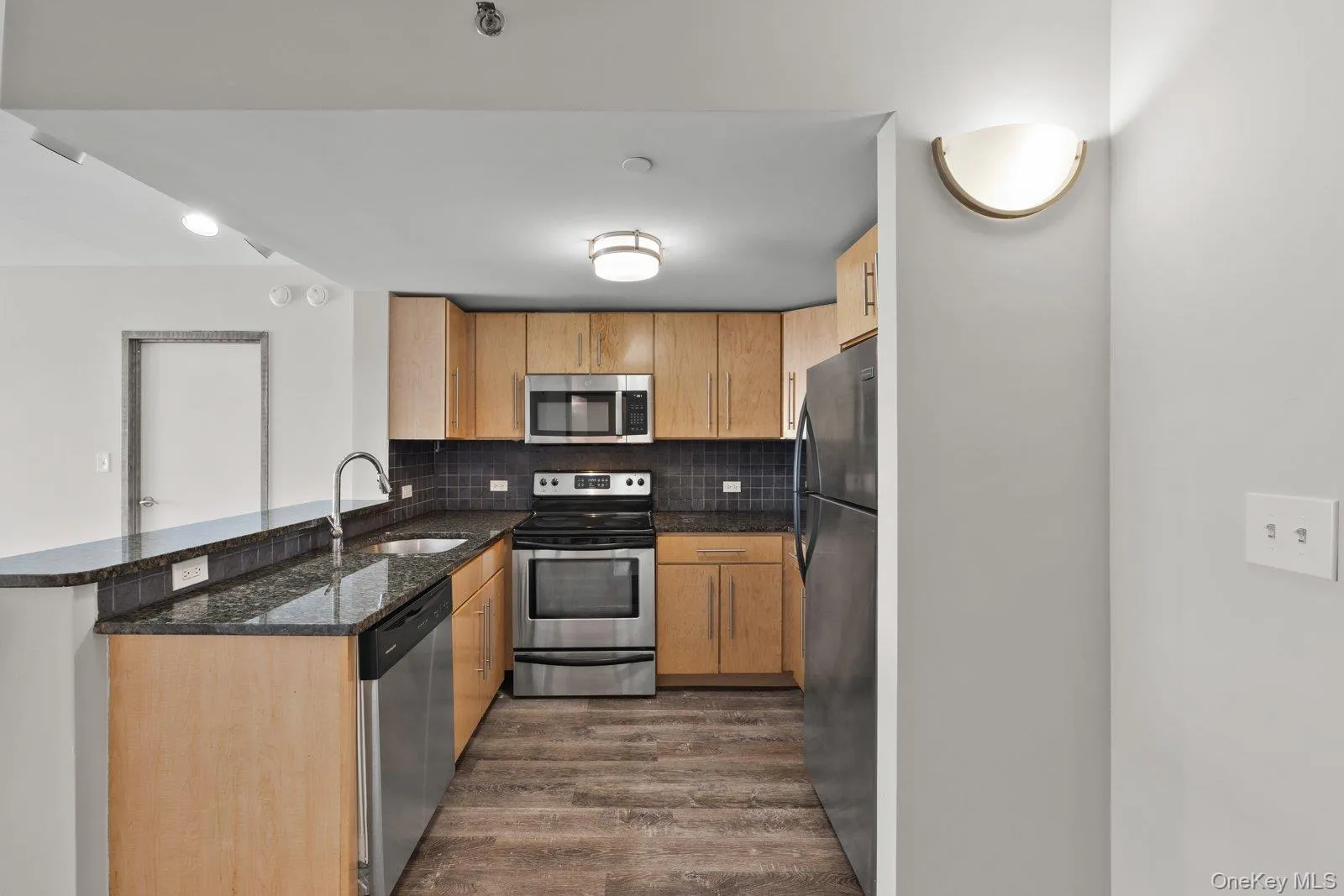 66 Main Street, Yonkers, NY, 2 Rooms Rooms,1 BathroomBathrooms,Residential Lease,For Rent,Main,0,1041800 66 Main Street, Yonkers, NY, 2 Rooms Rooms,1 BathroomBathrooms,Residential Lease,For Rent,Main,0,1041800