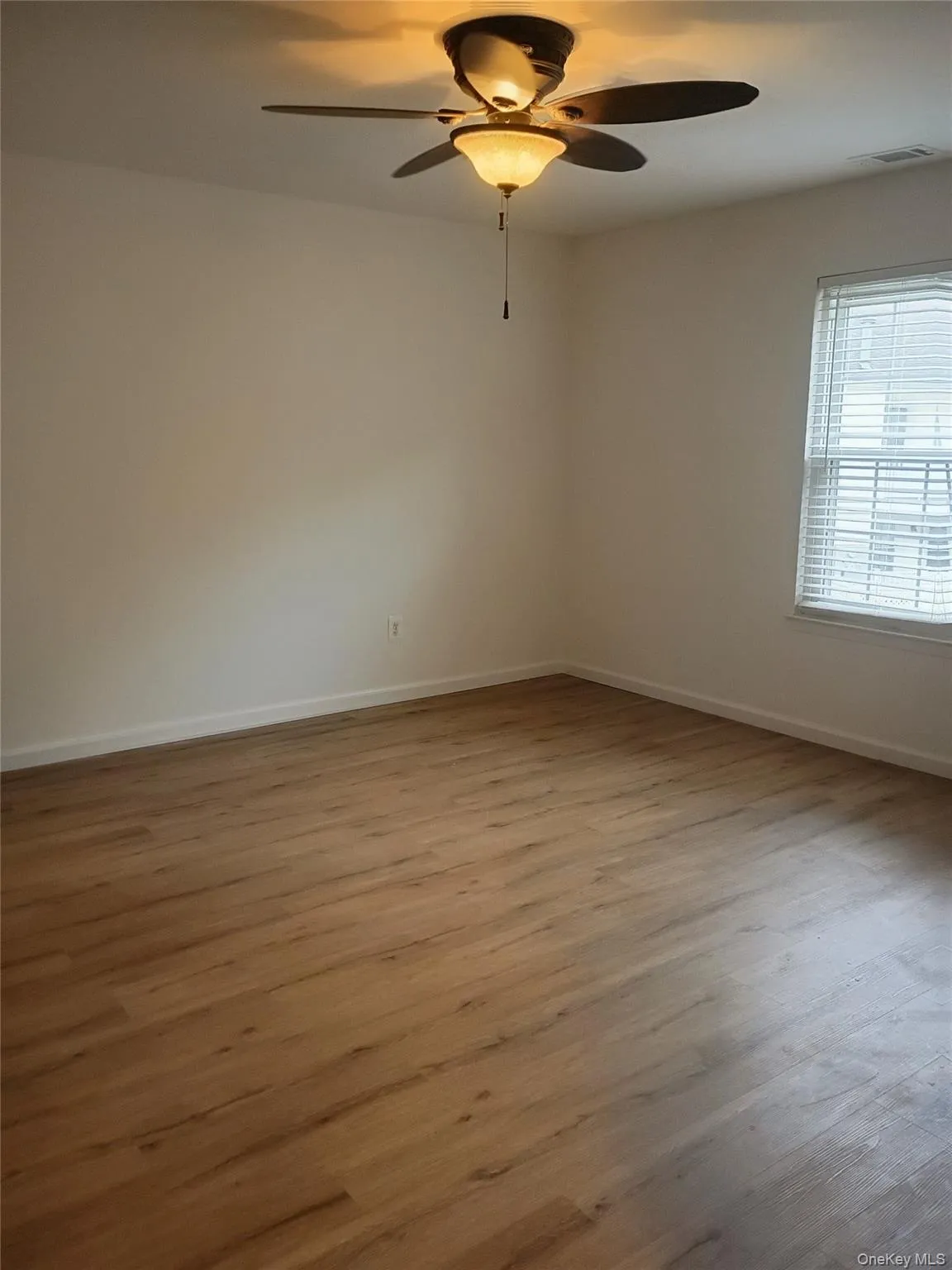 Large King Sized Primary bedroom Large King Sized Primary bedroom
