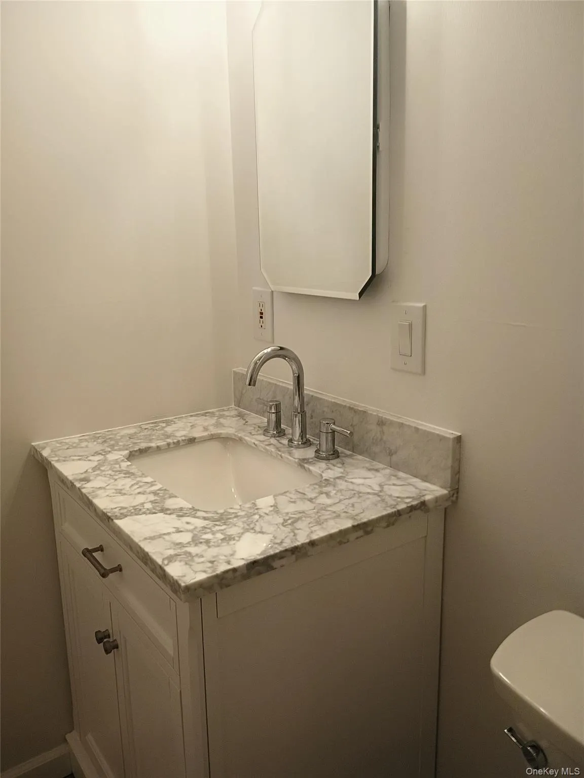 18 Fairview Circle, Brookhaven, NY, 2 Bedrooms Bedrooms, 5 Rooms Rooms,2 BathroomsBathrooms,Residential,For Rent,Fairview,0,1041801 18 Fairview Circle, Brookhaven, NY, 2 Bedrooms Bedrooms, 5 Rooms Rooms,2 BathroomsBathrooms,Residential,For Rent,Fairview,0,1041801