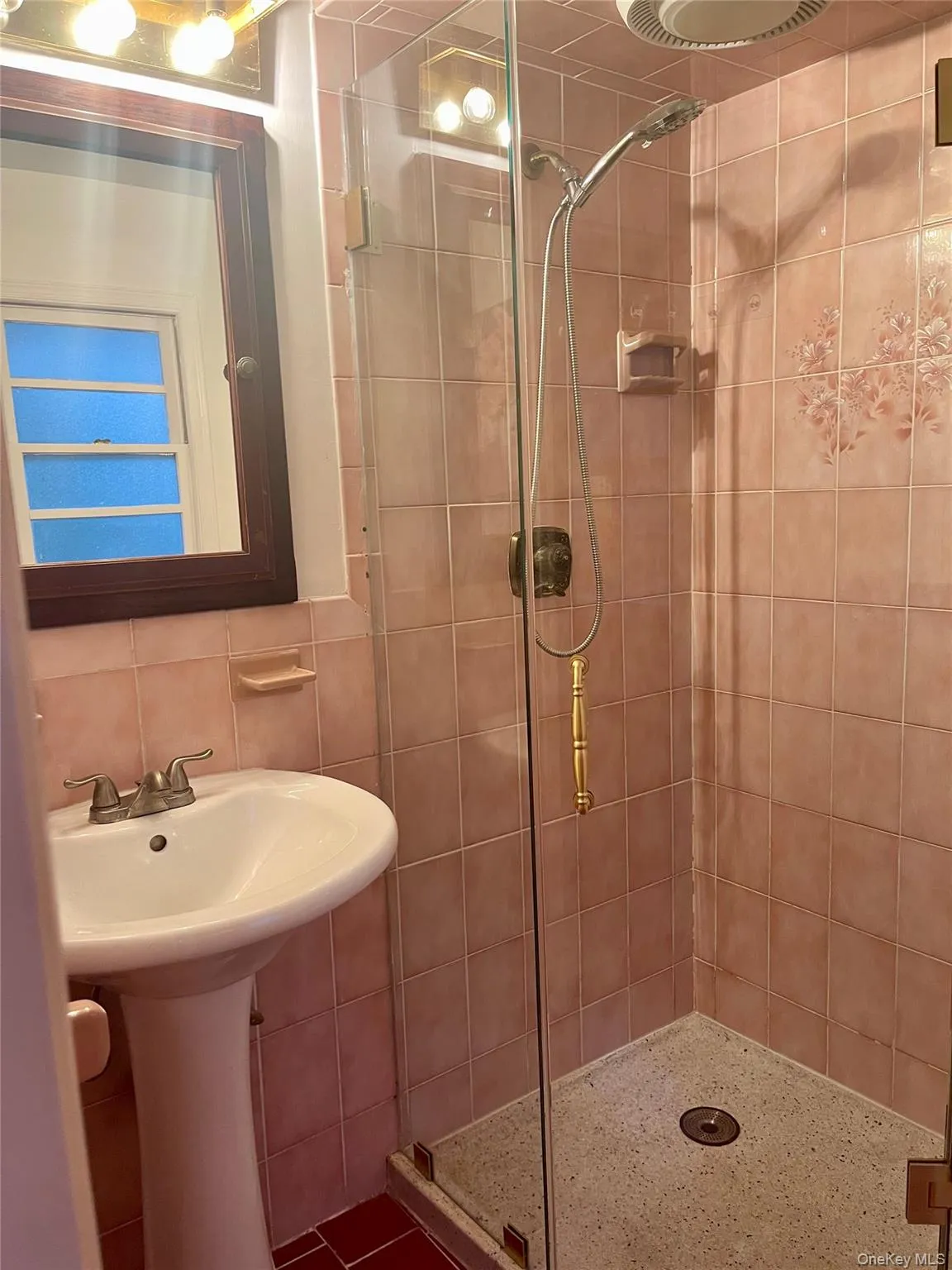 67 Malvern Lane, New Rochelle, NY, 3 Bedrooms Bedrooms, 8 Rooms Rooms,2 BathroomsBathrooms,Residential Lease,For Rent,Malvern,0,1041807 67 Malvern Lane, New Rochelle, NY, 3 Bedrooms Bedrooms, 8 Rooms Rooms,2 BathroomsBathrooms,Residential Lease,For Rent,Malvern,0,1041807
