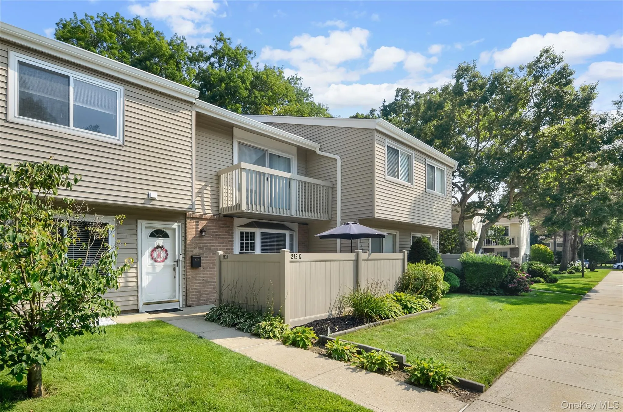 213 Springmeadow Drive, Islip, NY, 2 Bedrooms Bedrooms, 4 Rooms Rooms,1 BathroomBathrooms,Residential,For Rent,Springmeadow,0,1041808 213 Springmeadow Drive, Islip, NY, 2 Bedrooms Bedrooms, 4 Rooms Rooms,1 BathroomBathrooms,Residential,For Rent,Springmeadow,0,1041808