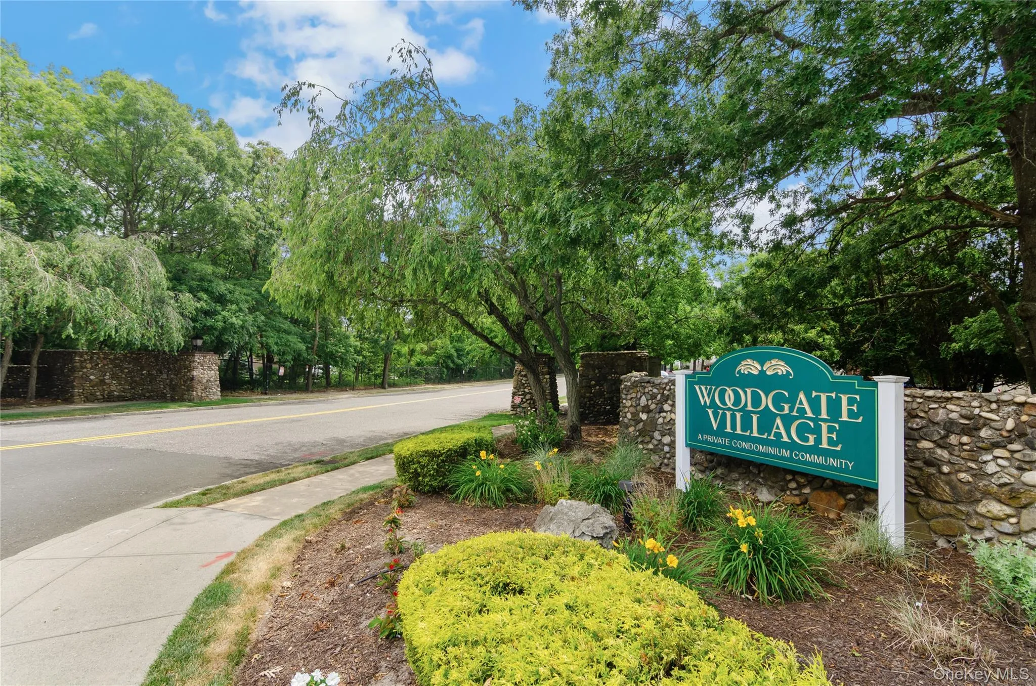 213 Springmeadow Drive, Islip, NY, 2 Bedrooms Bedrooms, 4 Rooms Rooms,1 BathroomBathrooms,Residential,For Rent,Springmeadow,0,1041808 213 Springmeadow Drive, Islip, NY, 2 Bedrooms Bedrooms, 4 Rooms Rooms,1 BathroomBathrooms,Residential,For Rent,Springmeadow,0,1041808