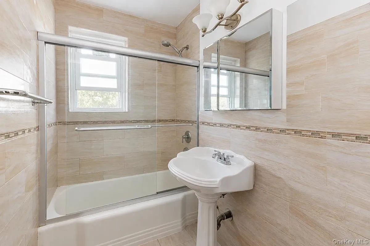 66-92 Selfridge, New York, NY, 1 Bedroom Bedrooms, 3 Rooms Rooms,1 BathroomBathrooms,Residential,For Rent,Selfridge,0,1041815 66-92 Selfridge, New York, NY, 1 Bedroom Bedrooms, 3 Rooms Rooms,1 BathroomBathrooms,Residential,For Rent,Selfridge,0,1041815