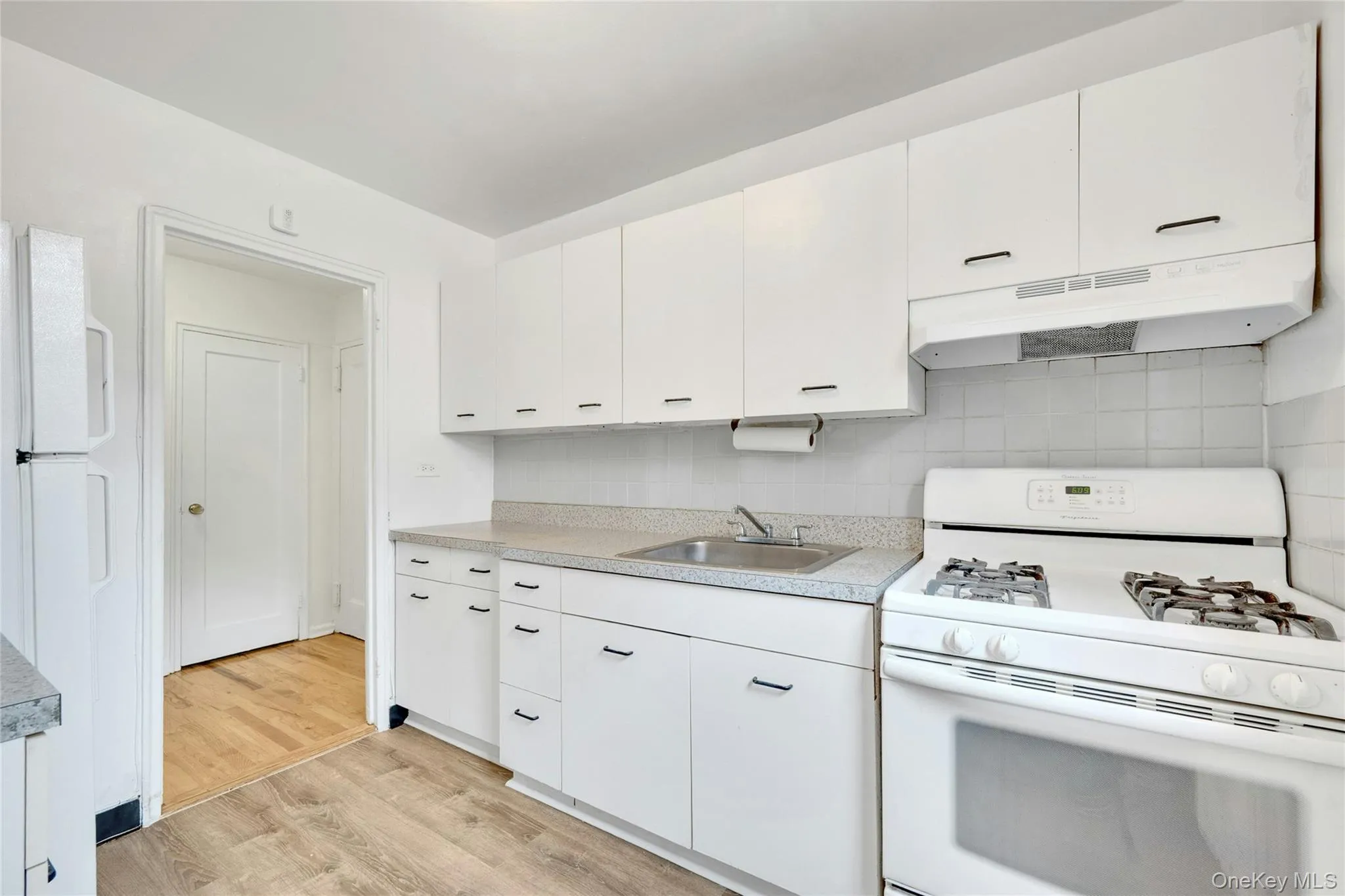 5610 Netherland Avenue, New York, NY, 2 Bedrooms Bedrooms, 5 Rooms Rooms,1 BathroomBathrooms,Residential,For Rent,Netherland,0,1041816 5610 Netherland Avenue, New York, NY, 2 Bedrooms Bedrooms, 5 Rooms Rooms,1 BathroomBathrooms,Residential,For Rent,Netherland,0,1041816