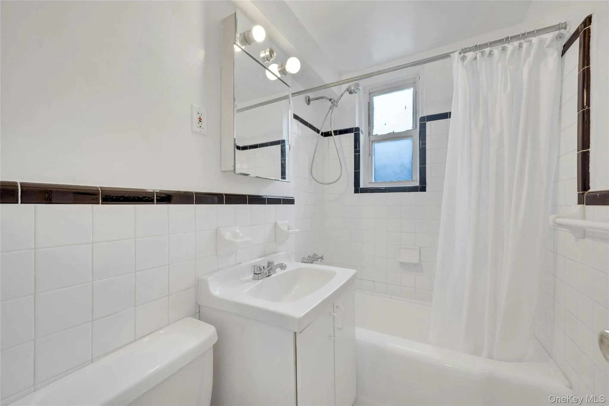 5610 Netherland Avenue, New York, NY, 2 Bedrooms Bedrooms, 5 Rooms Rooms,1 BathroomBathrooms,Residential,For Rent,Netherland,0,1041816 5610 Netherland Avenue, New York, NY, 2 Bedrooms Bedrooms, 5 Rooms Rooms,1 BathroomBathrooms,Residential,For Rent,Netherland,0,1041816