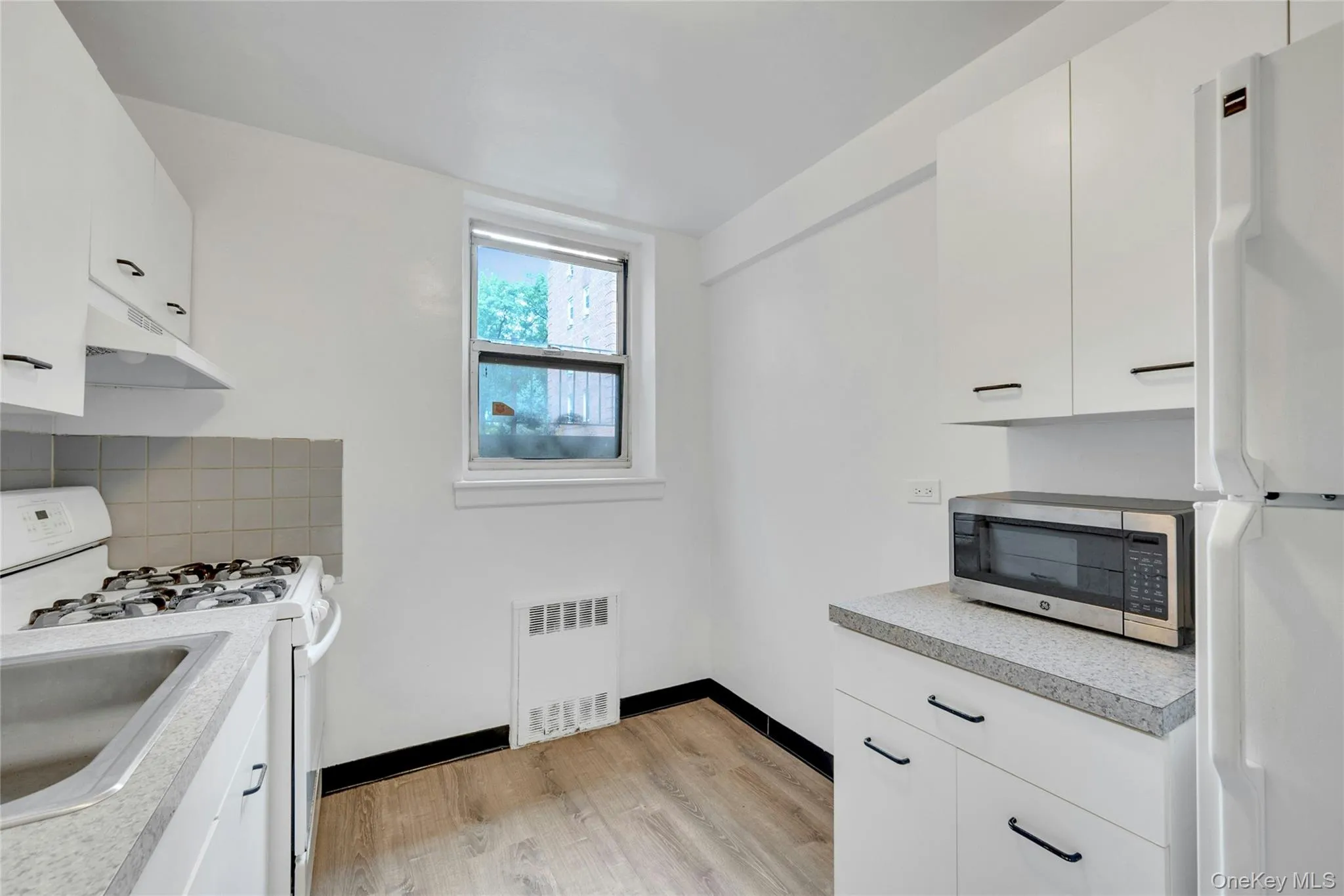 5610 Netherland Avenue, New York, NY, 2 Bedrooms Bedrooms, 5 Rooms Rooms,1 BathroomBathrooms,Residential,For Rent,Netherland,0,1041816 5610 Netherland Avenue, New York, NY, 2 Bedrooms Bedrooms, 5 Rooms Rooms,1 BathroomBathrooms,Residential,For Rent,Netherland,0,1041816