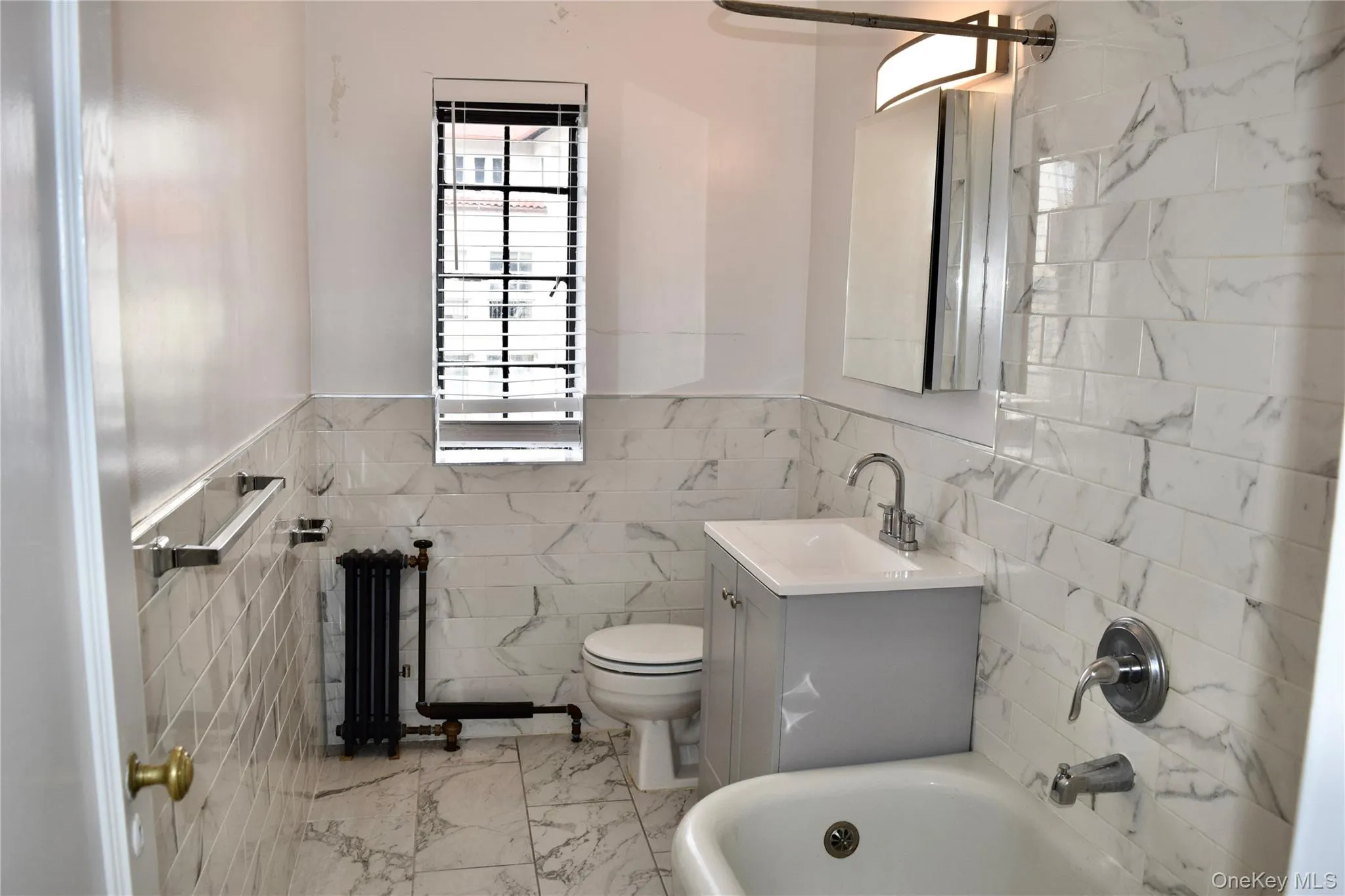Guest Bathroom. Updated with tub/shower. Guest Bathroom. Updated with tub/shower.