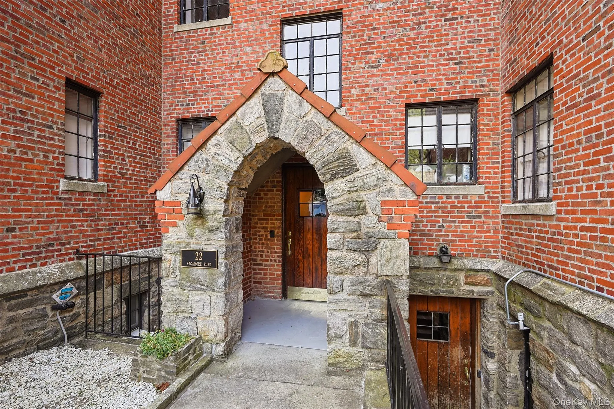 Latimer Lane building entry. Latimer Lane building entry.