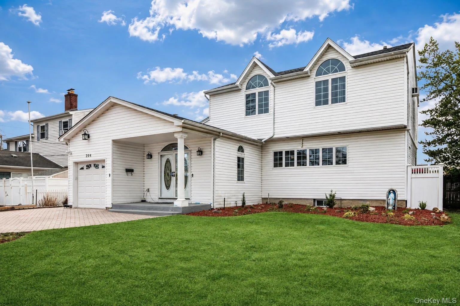 204 Broadway, Oyster Bay, NY, 3 Bedrooms Bedrooms, 11 Rooms Rooms,4 BathroomsBathrooms,Residential,For Rent,Broadway,0,1041825 204 Broadway, Oyster Bay, NY, 3 Bedrooms Bedrooms, 11 Rooms Rooms,4 BathroomsBathrooms,Residential,For Rent,Broadway,0,1041825
