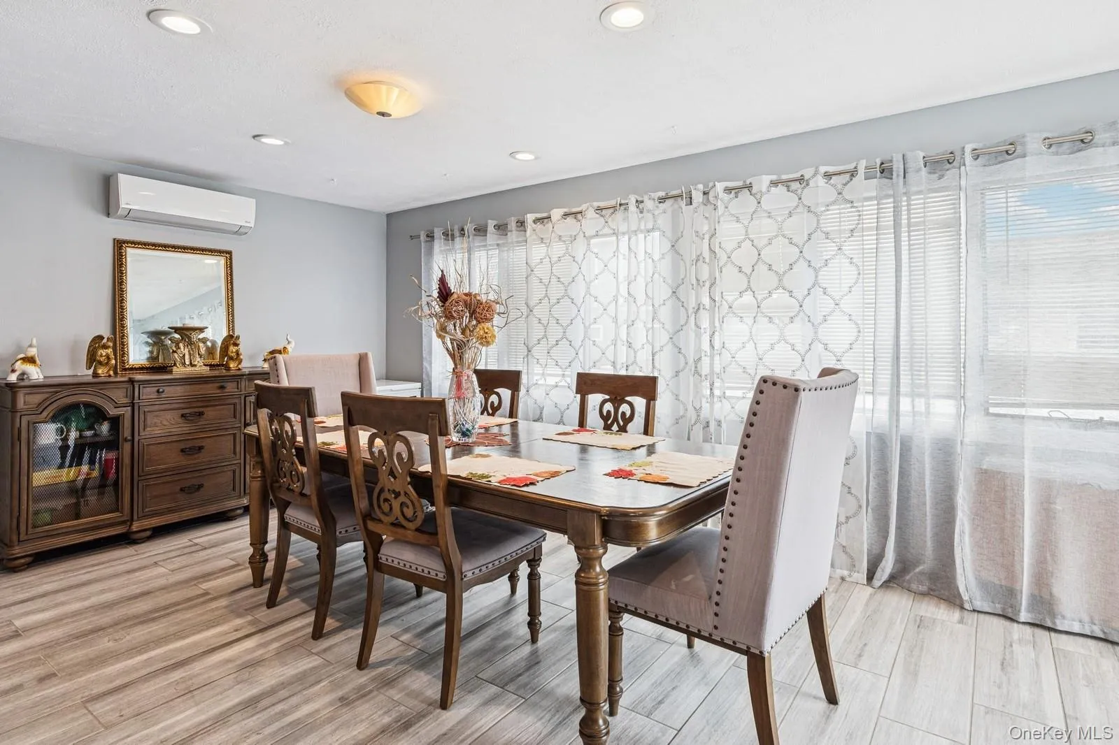 204 Broadway, Oyster Bay, NY, 3 Bedrooms Bedrooms, 11 Rooms Rooms,4 BathroomsBathrooms,Residential,For Rent,Broadway,0,1041825 204 Broadway, Oyster Bay, NY, 3 Bedrooms Bedrooms, 11 Rooms Rooms,4 BathroomsBathrooms,Residential,For Rent,Broadway,0,1041825