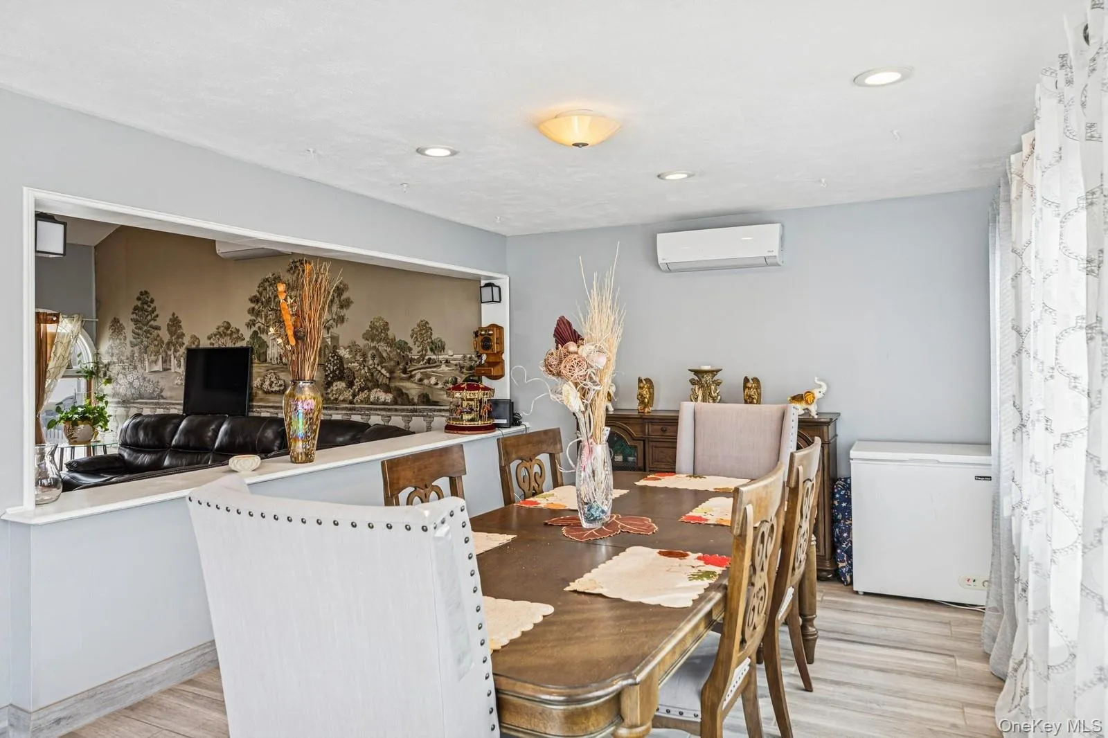 204 Broadway, Oyster Bay, NY, 3 Bedrooms Bedrooms, 11 Rooms Rooms,4 BathroomsBathrooms,Residential,For Rent,Broadway,0,1041825 204 Broadway, Oyster Bay, NY, 3 Bedrooms Bedrooms, 11 Rooms Rooms,4 BathroomsBathrooms,Residential,For Rent,Broadway,0,1041825