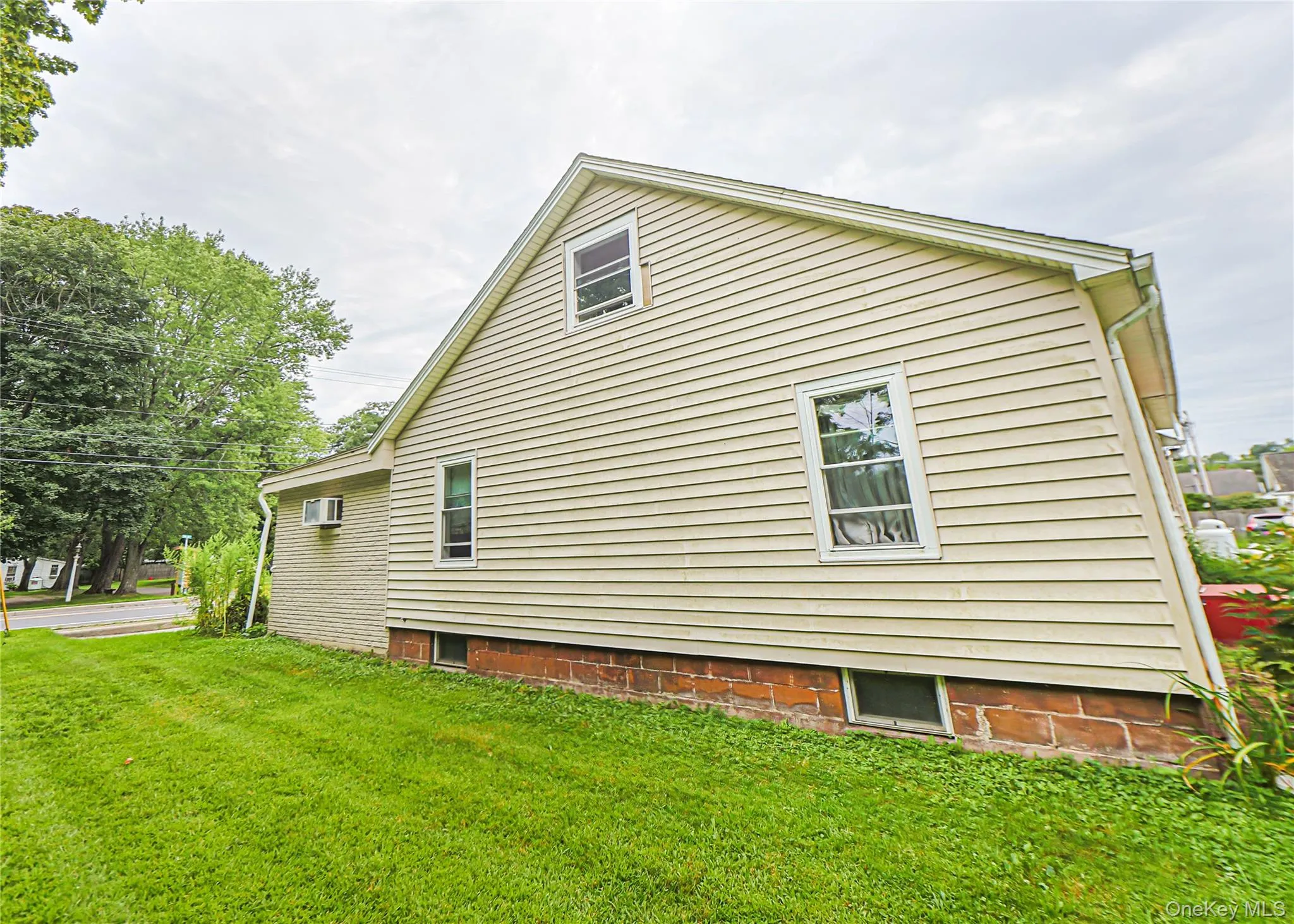 1085 Violet Avenue, Hyde Park, NY, 3 Bedrooms Bedrooms, 9 Rooms Rooms,2 BathroomsBathrooms,Residential,For Rent,Violet,0,1041828 1085 Violet Avenue, Hyde Park, NY, 3 Bedrooms Bedrooms, 9 Rooms Rooms,2 BathroomsBathrooms,Residential,For Rent,Violet,0,1041828