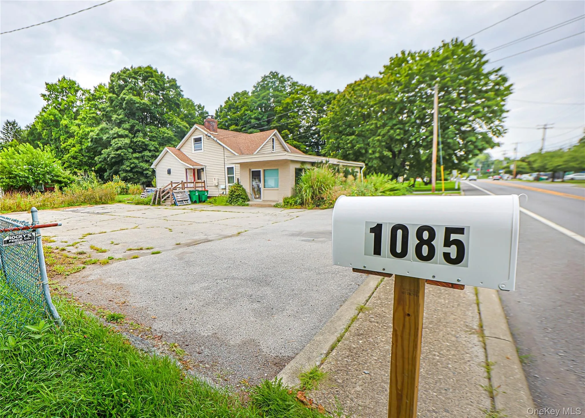 1085 Violet Avenue, Hyde Park, NY, 3 Bedrooms Bedrooms, 9 Rooms Rooms,2 BathroomsBathrooms,Residential,For Rent,Violet,0,1041828 1085 Violet Avenue, Hyde Park, NY, 3 Bedrooms Bedrooms, 9 Rooms Rooms,2 BathroomsBathrooms,Residential,For Rent,Violet,0,1041828