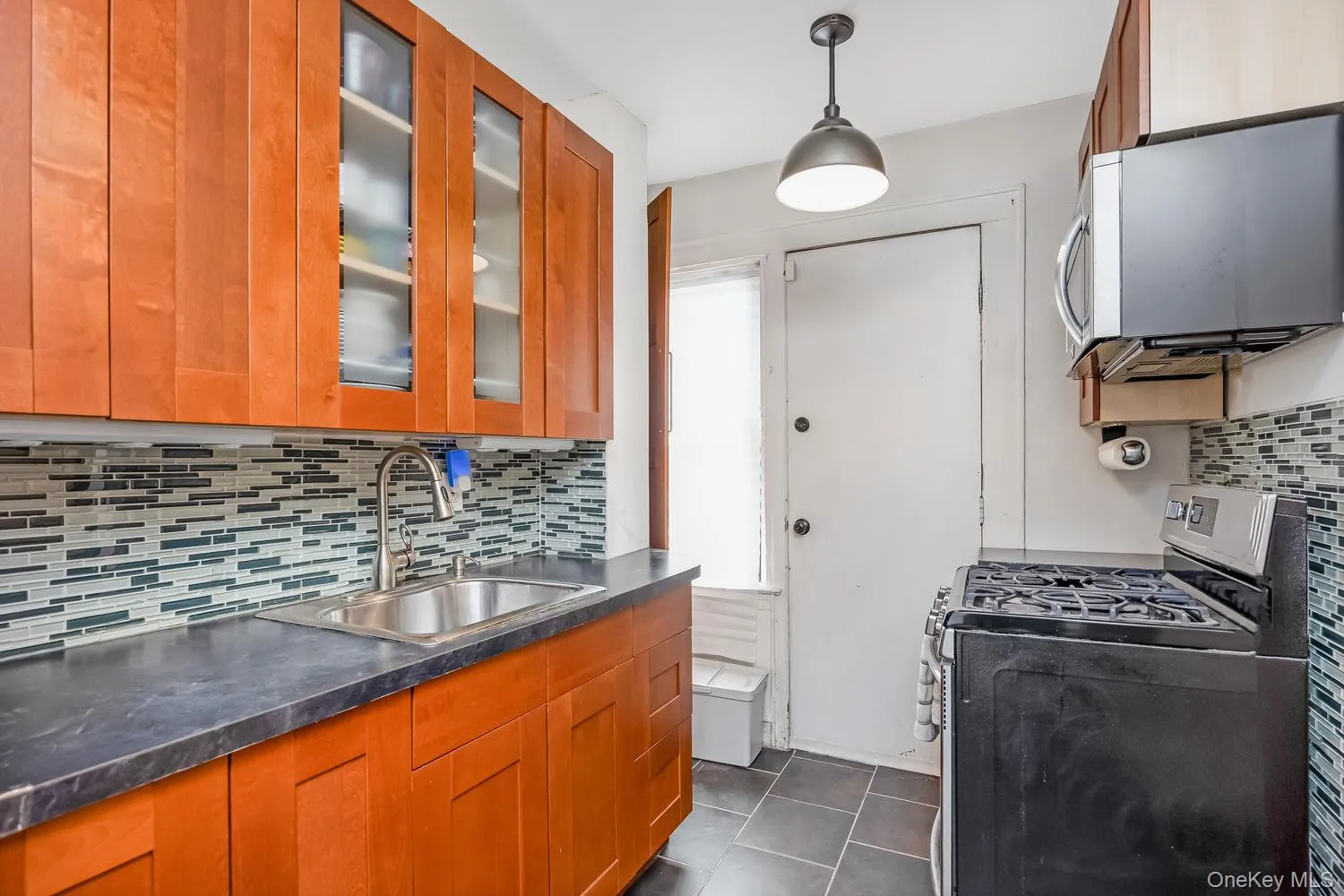 200-06 115th Avenue, New York, NY, 3 Bedrooms Bedrooms, 8 Rooms Rooms,2 BathroomsBathrooms,Residential,For Rent,115th,0,1041835 200-06 115th Avenue, New York, NY, 3 Bedrooms Bedrooms, 8 Rooms Rooms,2 BathroomsBathrooms,Residential,For Rent,115th,0,1041835