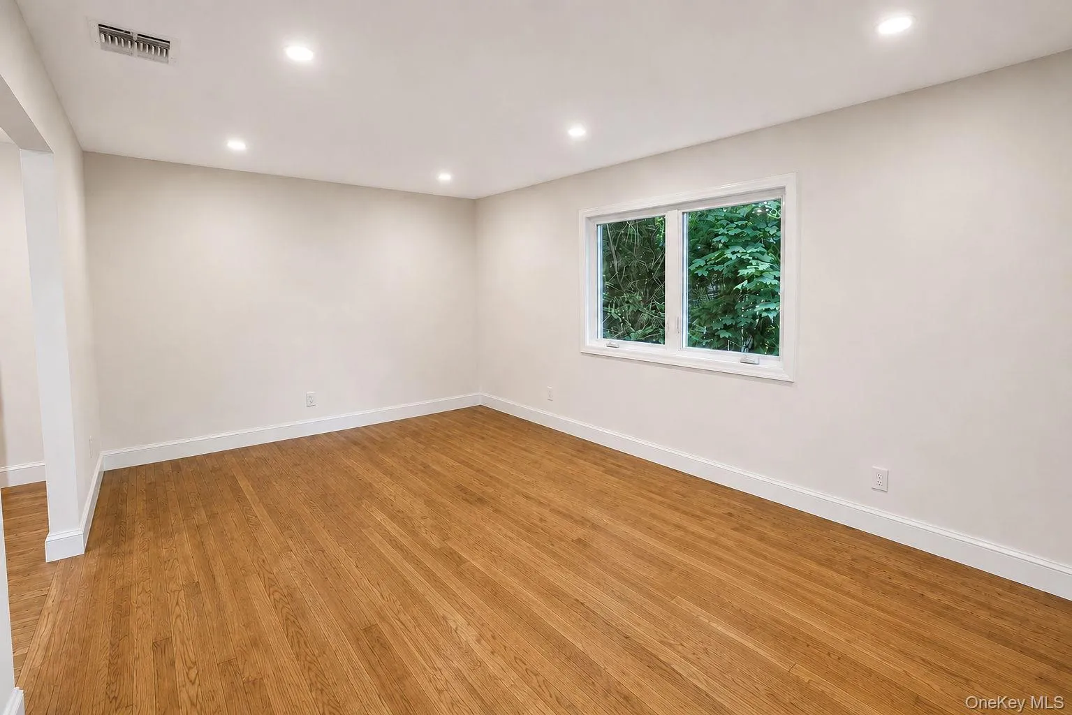 441 Roslyn Road, North Hempstead, NY, 4 Bedrooms Bedrooms, 8 Rooms Rooms,2 BathroomsBathrooms,Residential,For Rent,Roslyn,0,1041836 441 Roslyn Road, North Hempstead, NY, 4 Bedrooms Bedrooms, 8 Rooms Rooms,2 BathroomsBathrooms,Residential,For Rent,Roslyn,0,1041836