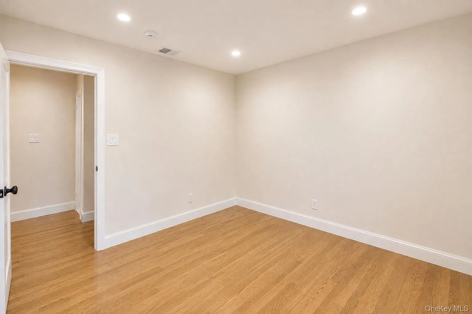 441 Roslyn Road, North Hempstead, NY, 4 Bedrooms Bedrooms, 8 Rooms Rooms,2 BathroomsBathrooms,Residential,For Rent,Roslyn,0,1041836 441 Roslyn Road, North Hempstead, NY, 4 Bedrooms Bedrooms, 8 Rooms Rooms,2 BathroomsBathrooms,Residential,For Rent,Roslyn,0,1041836