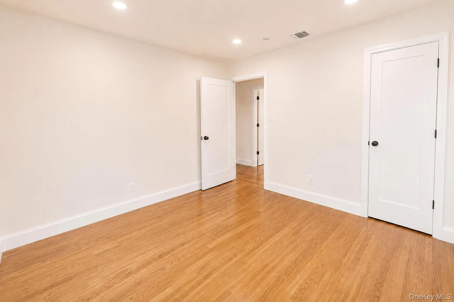 441 Roslyn Road, North Hempstead, NY, 4 Bedrooms Bedrooms, 8 Rooms Rooms,2 BathroomsBathrooms,Residential,For Rent,Roslyn,0,1041836 441 Roslyn Road, North Hempstead, NY, 4 Bedrooms Bedrooms, 8 Rooms Rooms,2 BathroomsBathrooms,Residential,For Rent,Roslyn,0,1041836